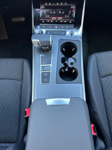 Audi A6 view 13