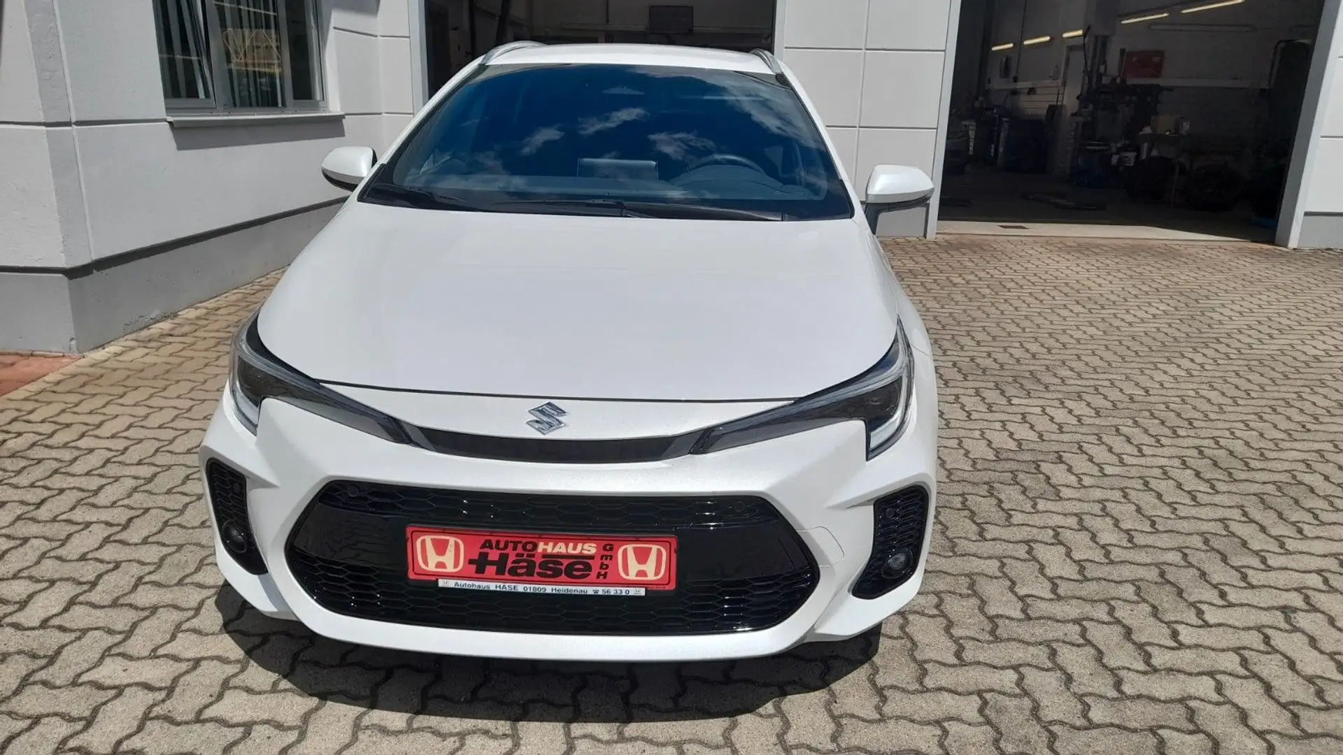 Suzuki Swace 1,8 CVT Comfort+ Hybrid LED, Klimaautomati Wit - 2