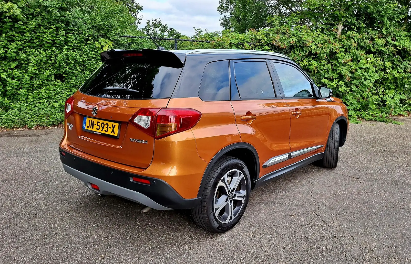 Suzuki Vitara 1.6 High Executive Oranje - 2
