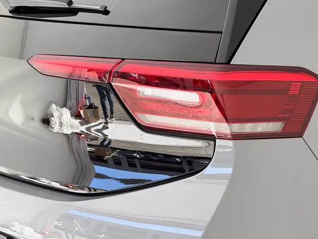 Volkswagen Id.3 view 17