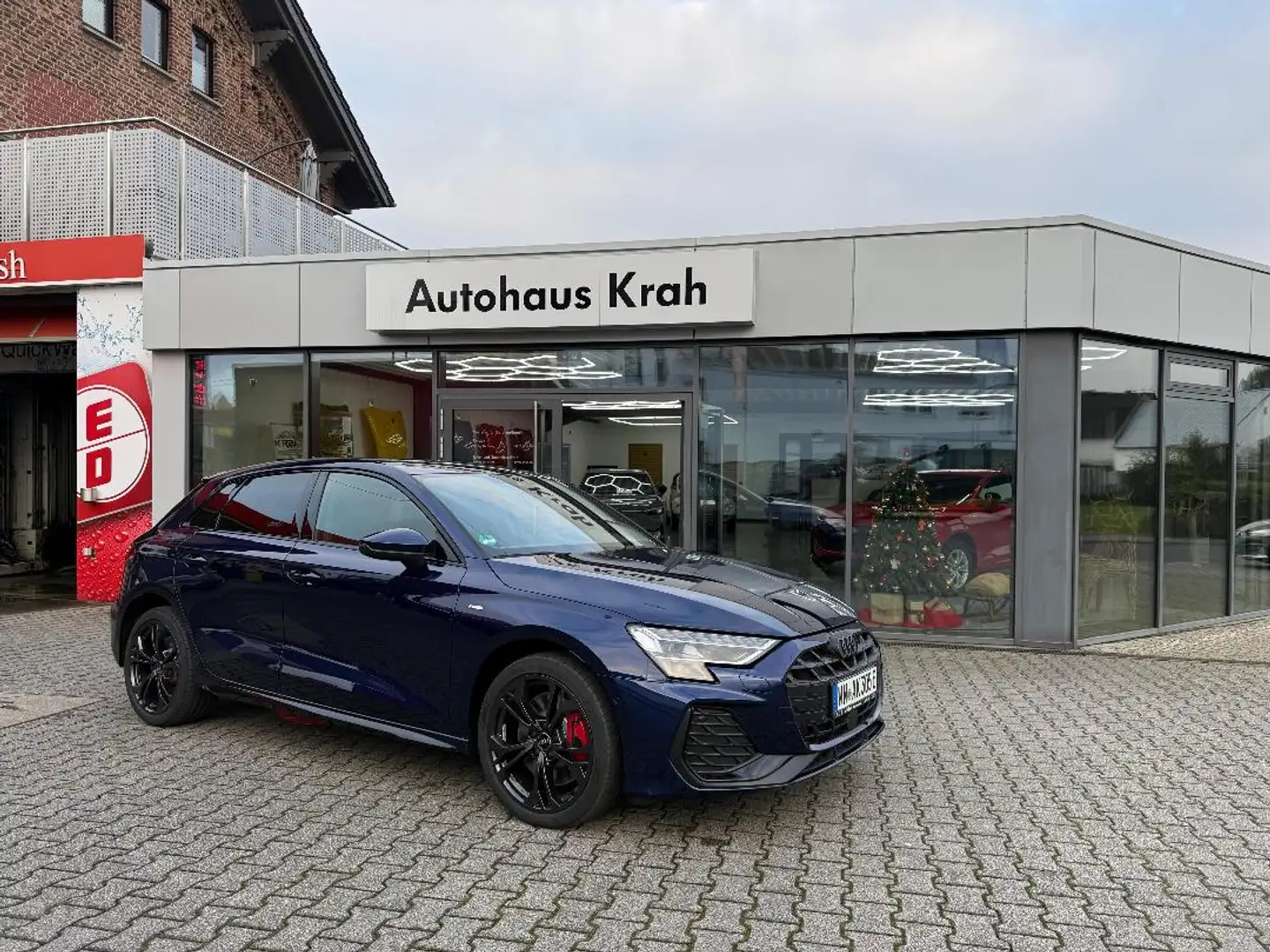Audi A3 Sportback TFSI e S line Blau - 1