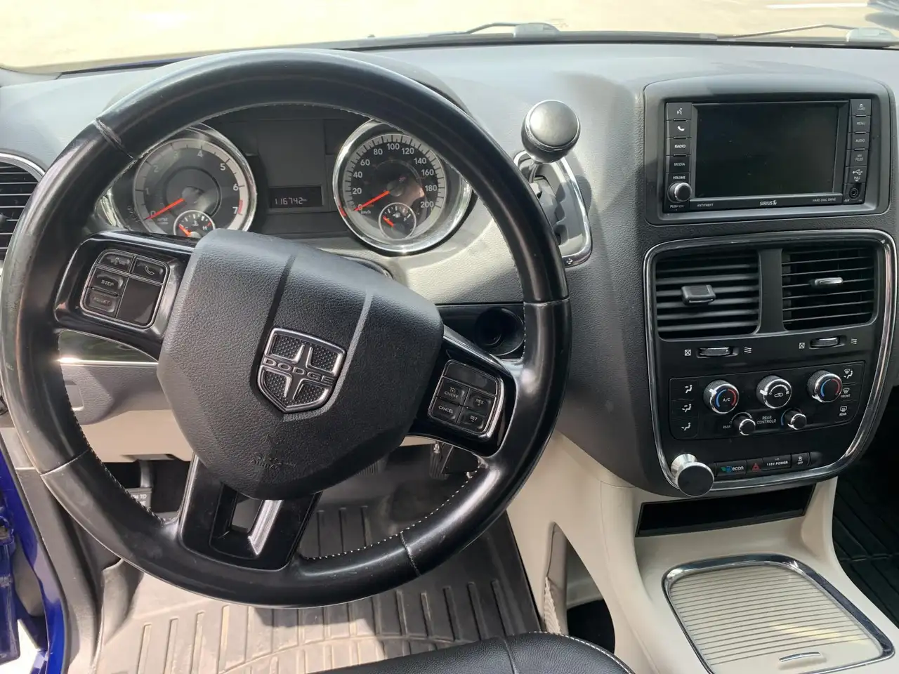 Dodge Grand Caravan photo Dodge Grand Caravan