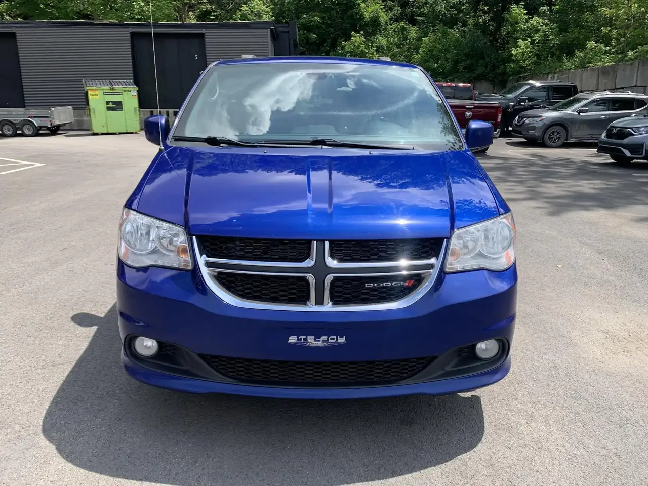 Dodge Grand Caravan photo Dodge Grand Caravan
