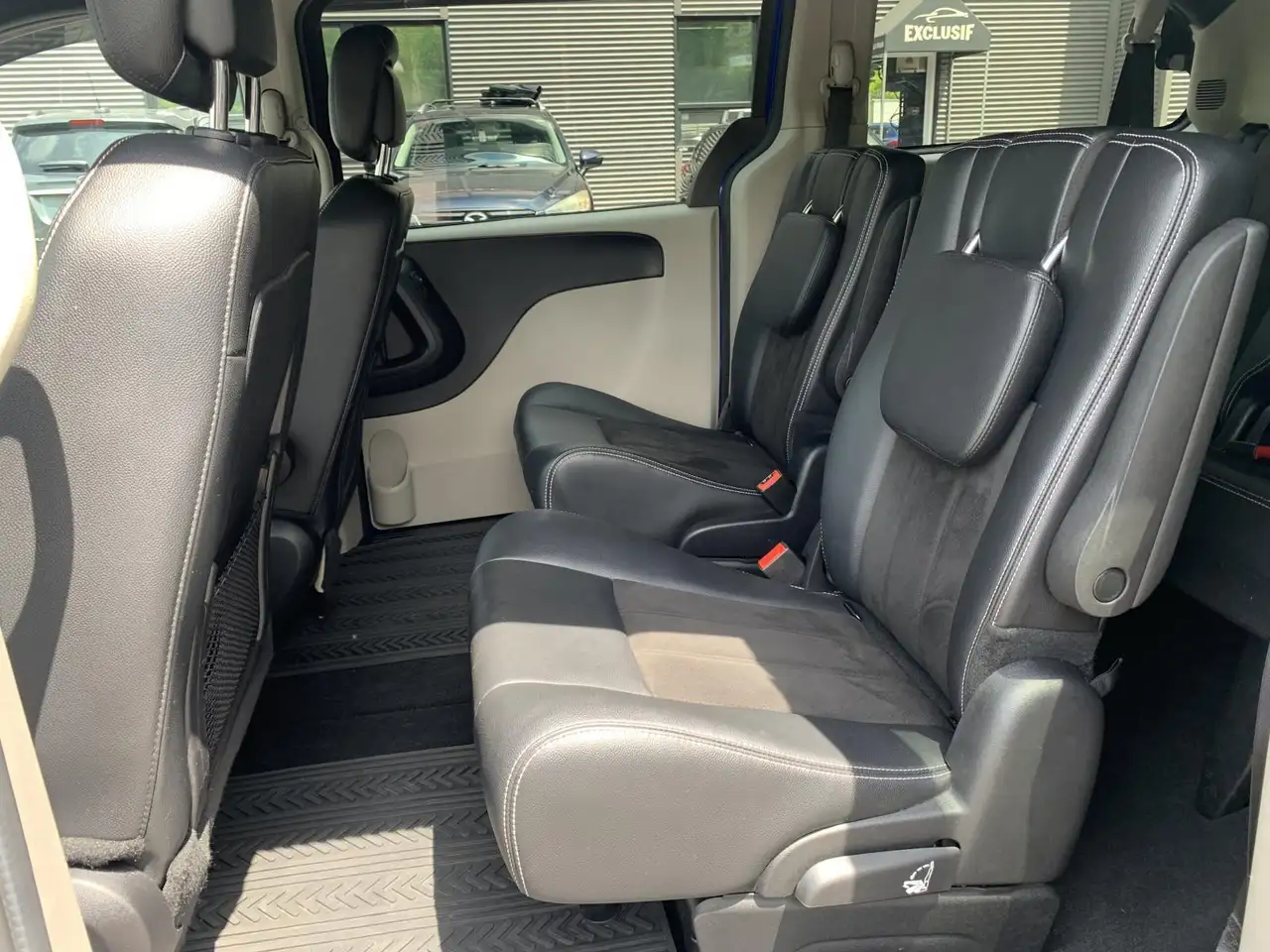 Dodge Grand Caravan photo Dodge Grand Caravan