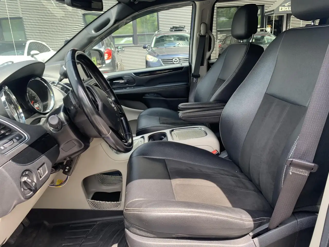 Dodge Grand Caravan photo Dodge Grand Caravan