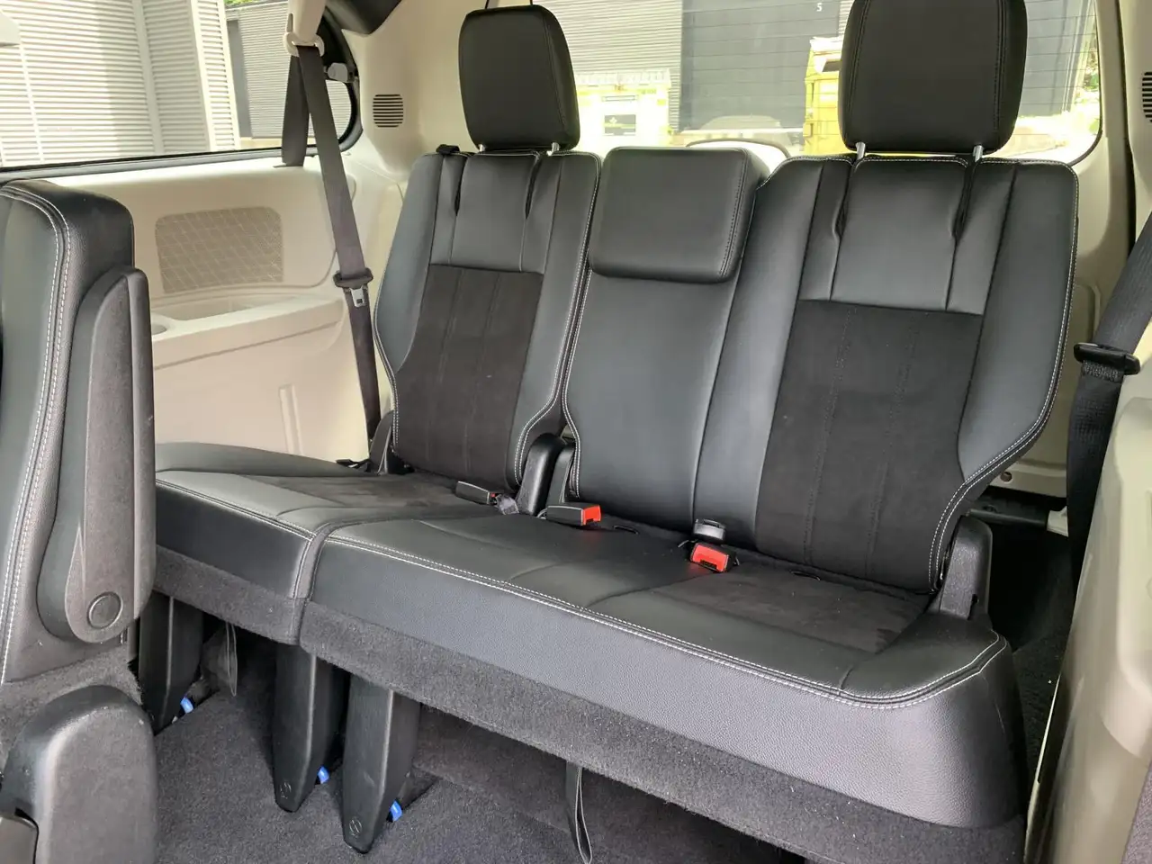 Dodge Grand Caravan photo Dodge Grand Caravan