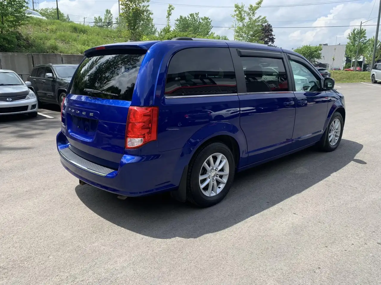 Dodge Grand Caravan photo Dodge Grand Caravan