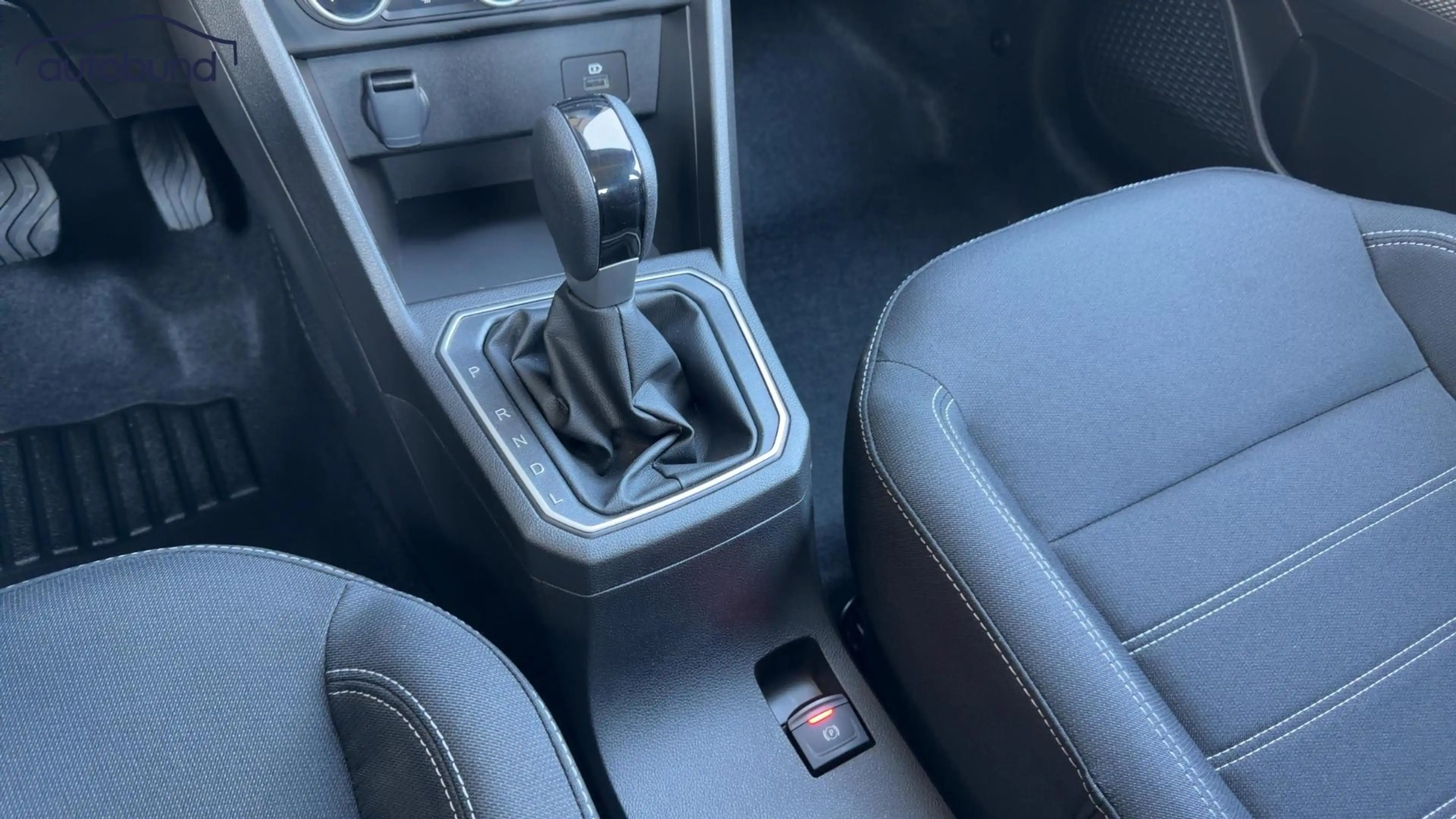 Dacia Logan Dacia Logan III 1,0 TCe 90 CVT Black Edition Alu KA LED Link NAV NBA PDC RFK Shz — photo 12