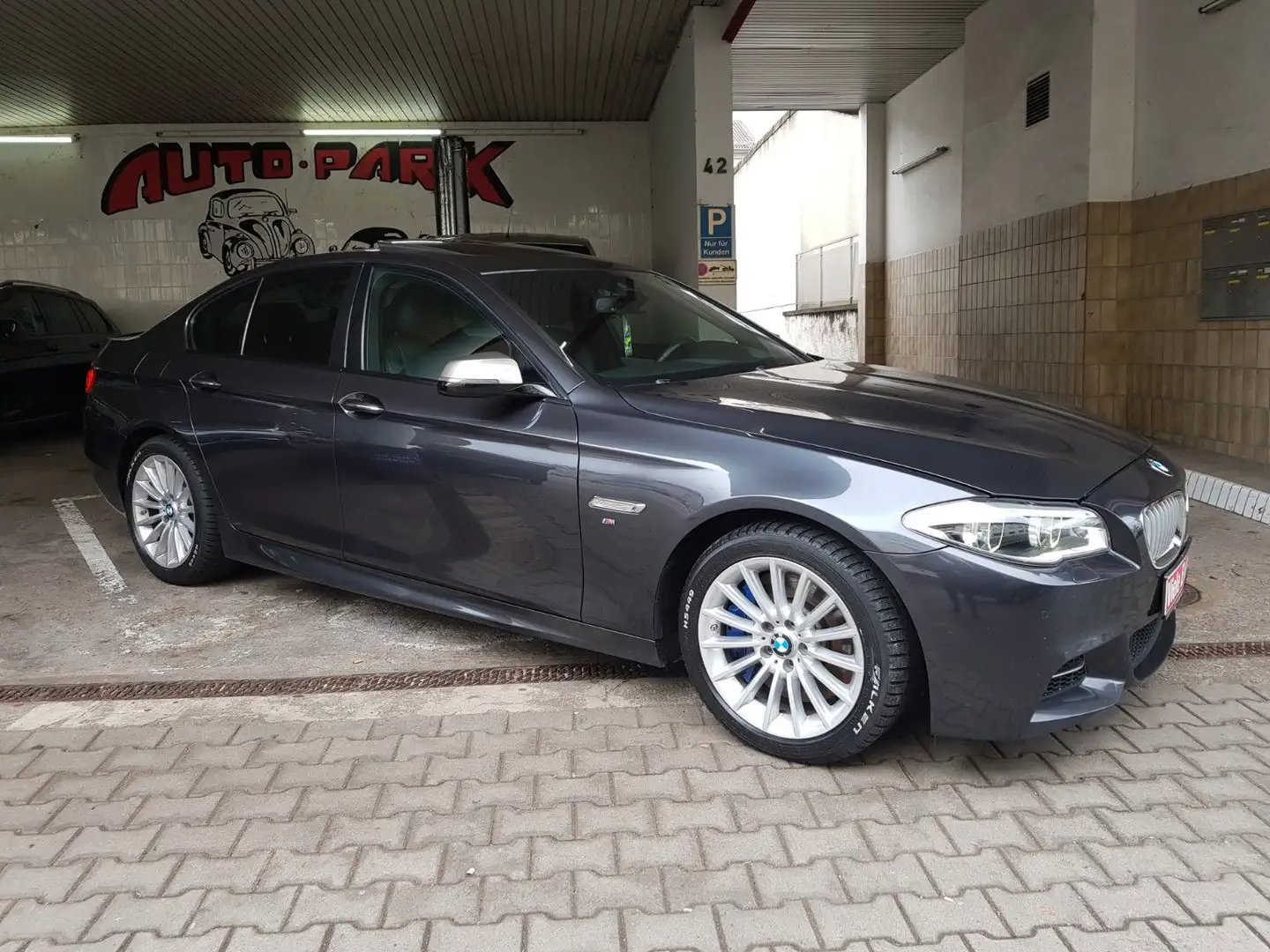 BMW 550 d xDrive/Leder/Navi/Automatik/Euro6 Gris - 1