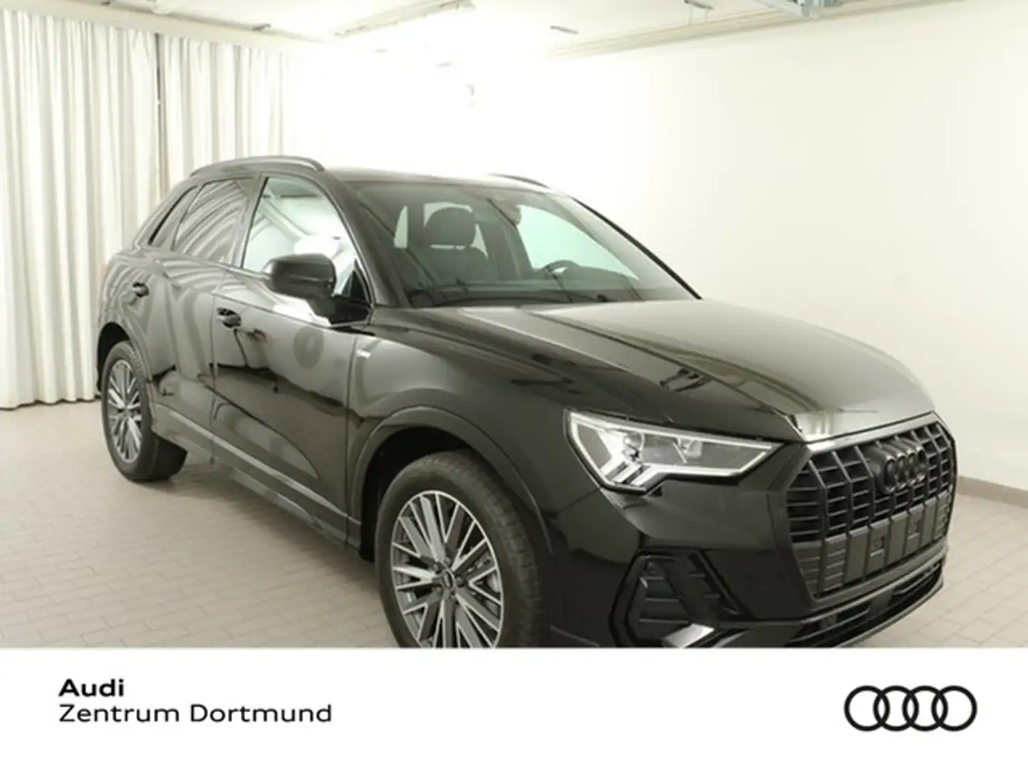 Audi Q3 45 HYBRID S LINE BLACKPAK CAM ALU19 eKLAPPE Black - 1