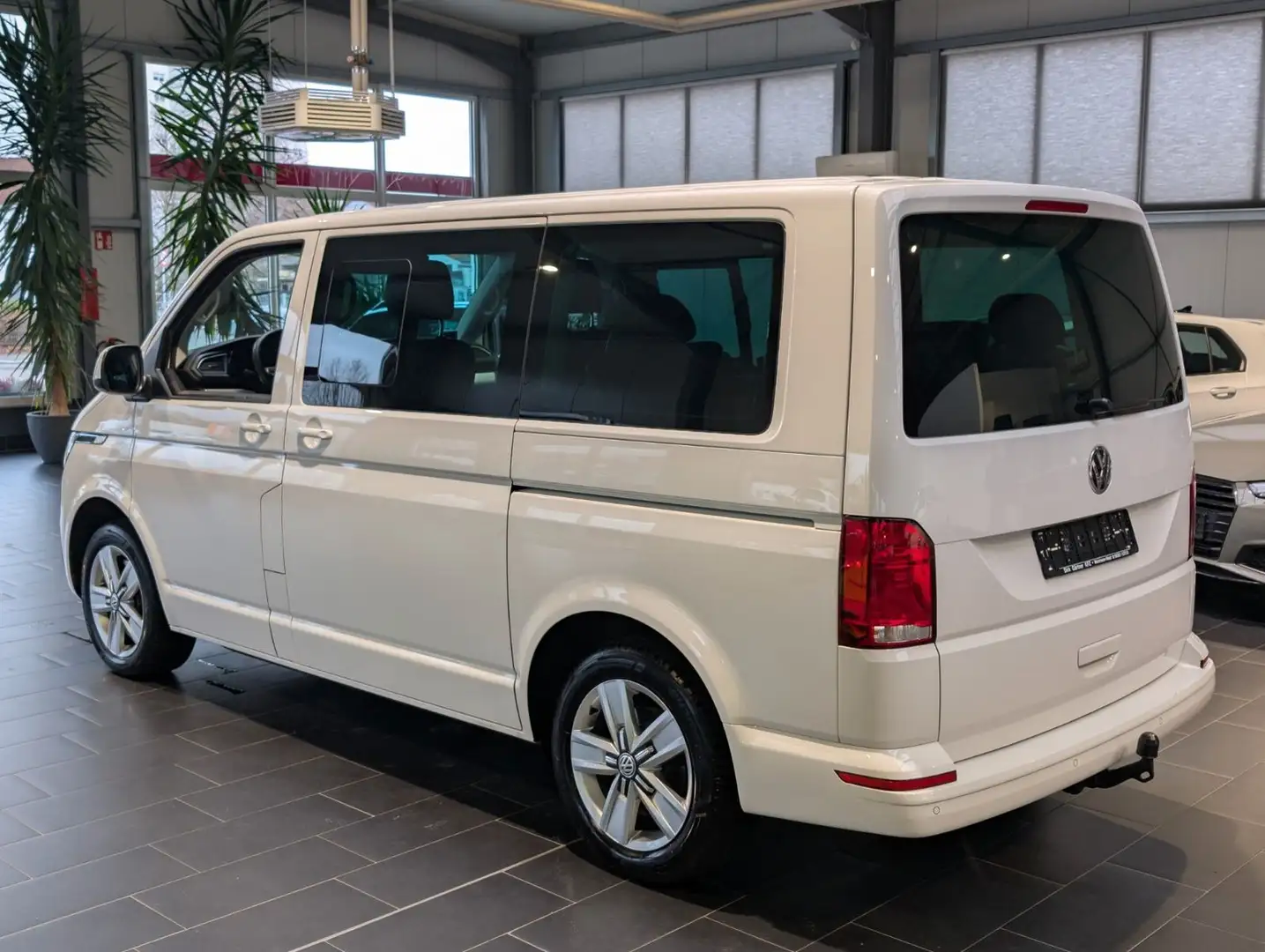 Volkswagen T6 Multivan T6.1 Multivan  Kurz DSG Comfortline AHK 7-Sitzer Білий - 2
