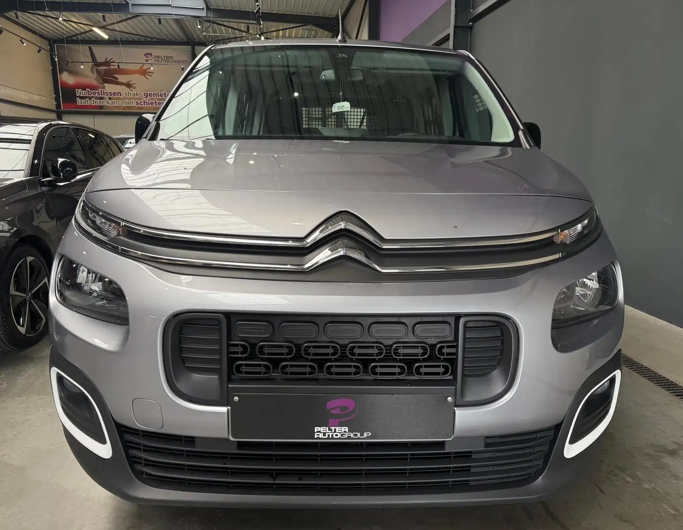 Citroen Berlingo 1.2 PureTech Multispace 5-Zitpl GPS Camera Grijs - 2