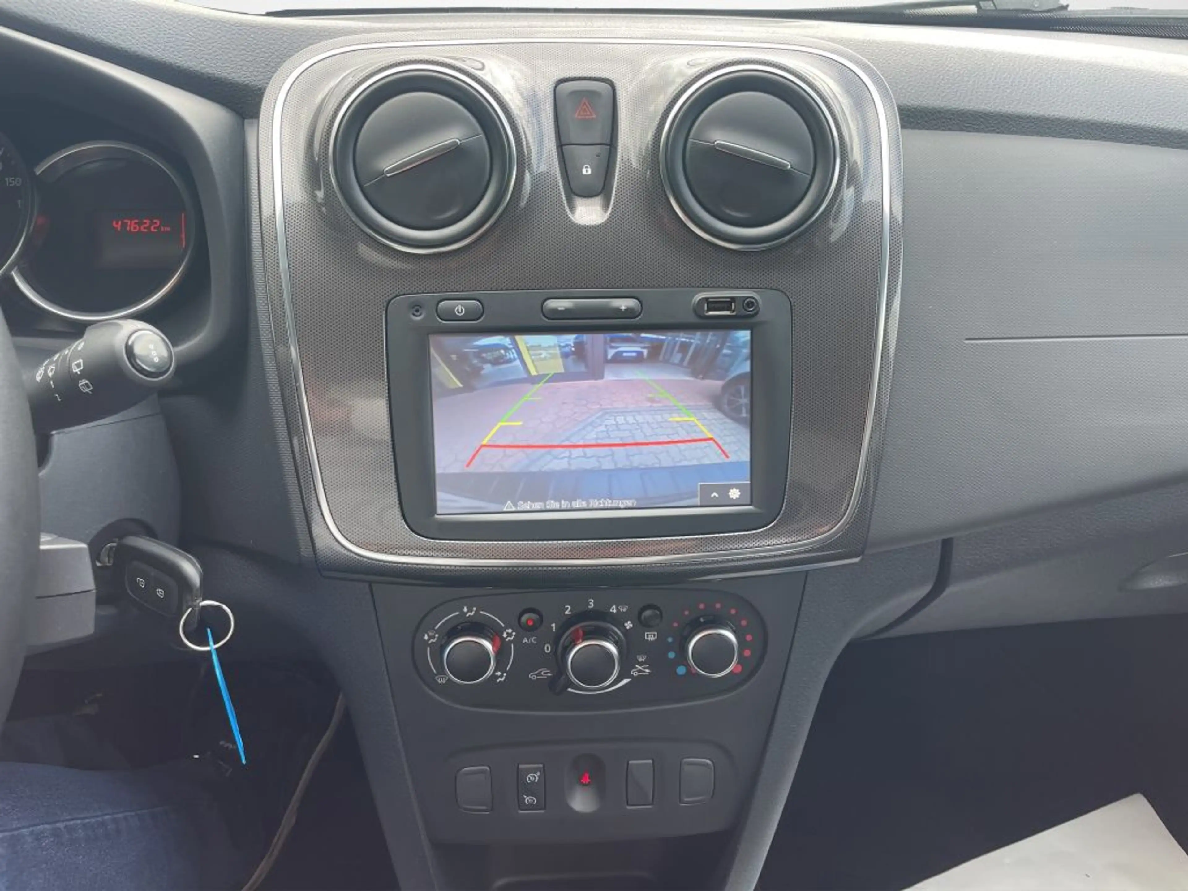 Dacia Logan MCV Blue dCi 95 Stepway — photo 14