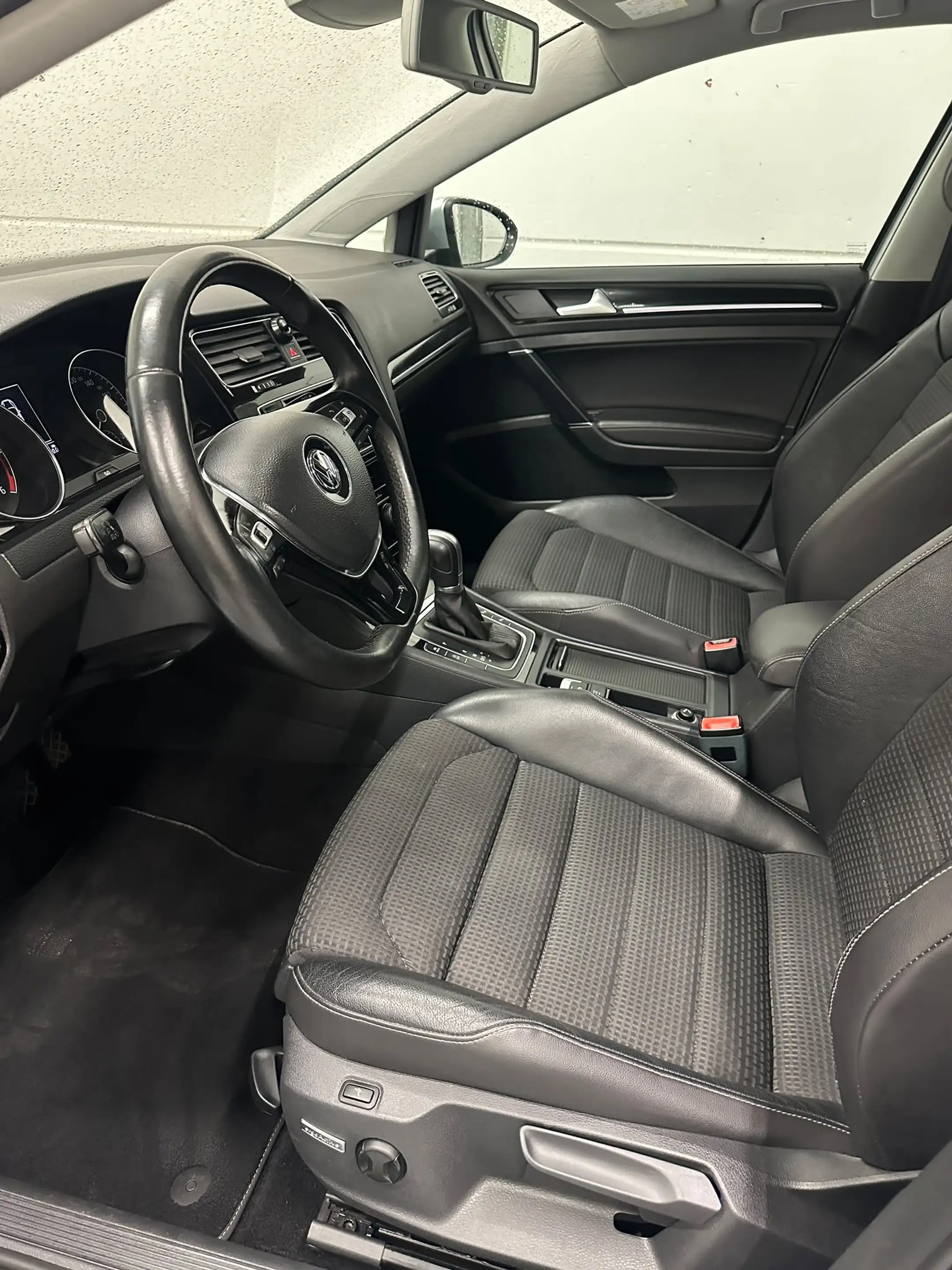 Volkswagen Golf Highline 2,0 TDI AUTOMATIK LEDER NAVI TOP ZUSTAND! — photo 9
