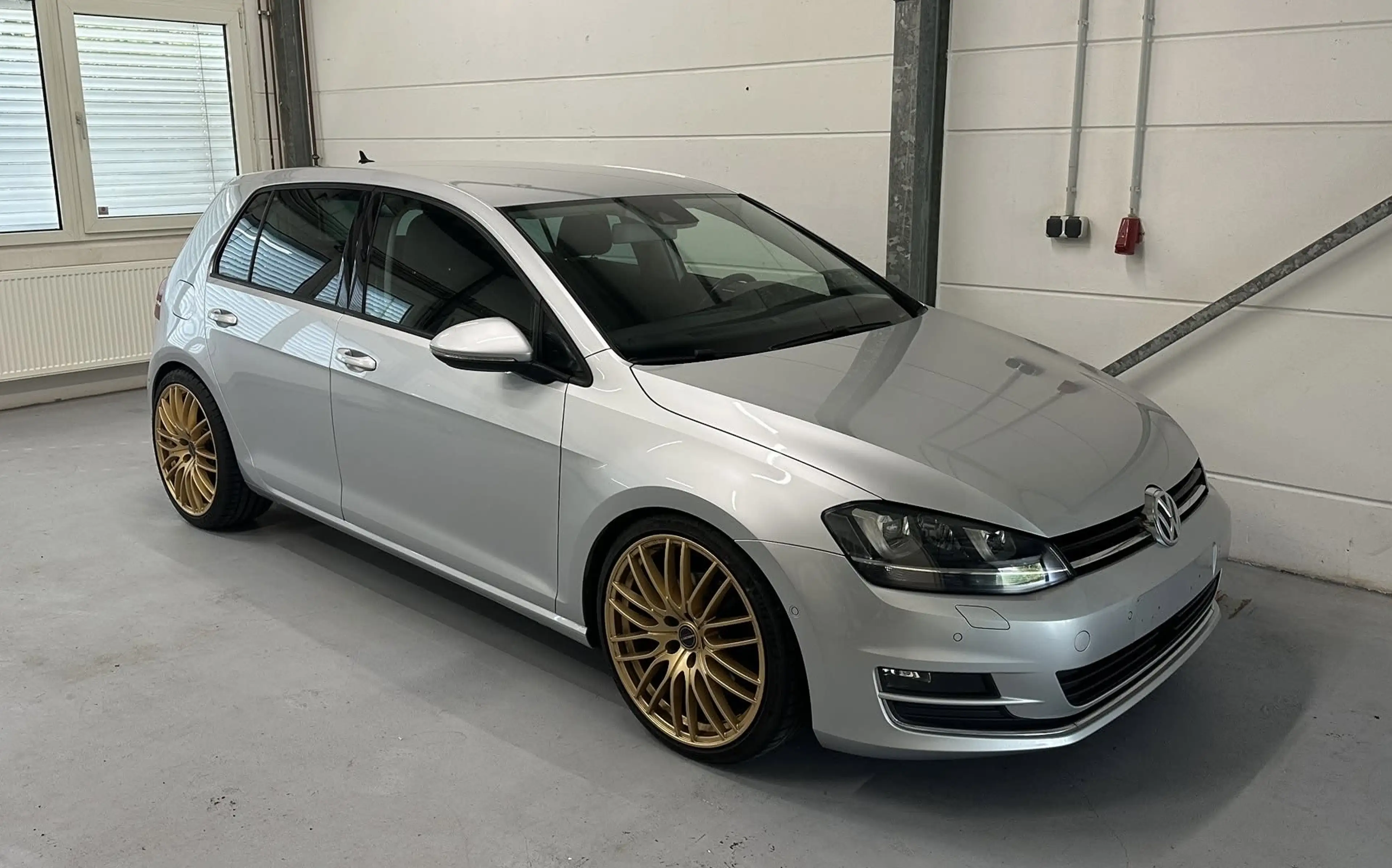 Volkswagen Golf Highline 2,0 TDI AUTOMATIK LEDER NAVI TOP ZUSTAND!