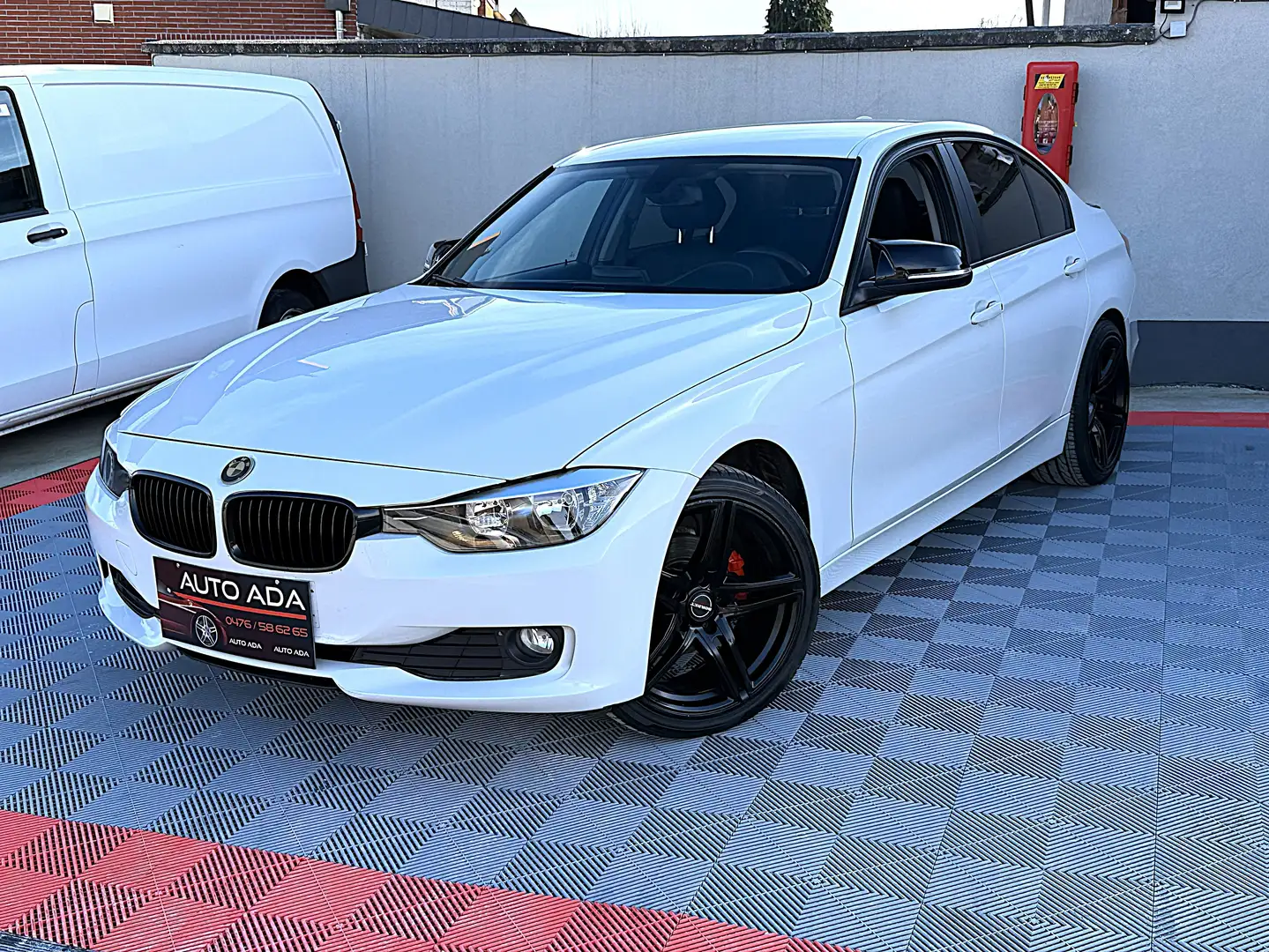 BMW 316 dA--AIRCO--GPS--CUIR-BOITE AUTO--GARANTIE 12 MOIS- Blanc - 2