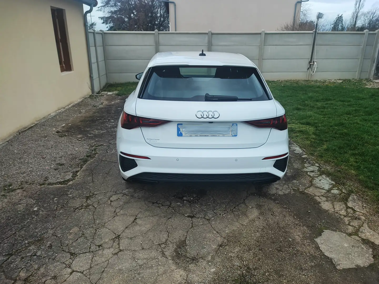 Audi A3 sportback SLINE Blanc - 2