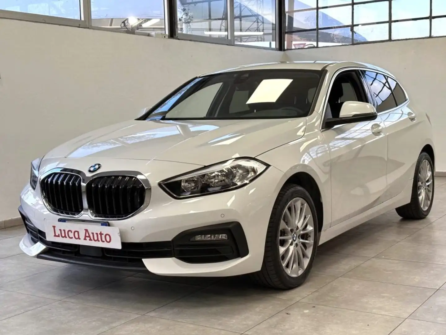BMW 116 d Automatic 5p. *UNICO PROP.*NAVI* Bianco - 1