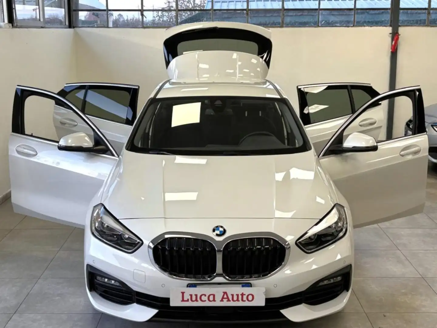BMW 116 d Automatic 5p. *UNICO PROP.*NAVI* Bianco - 2