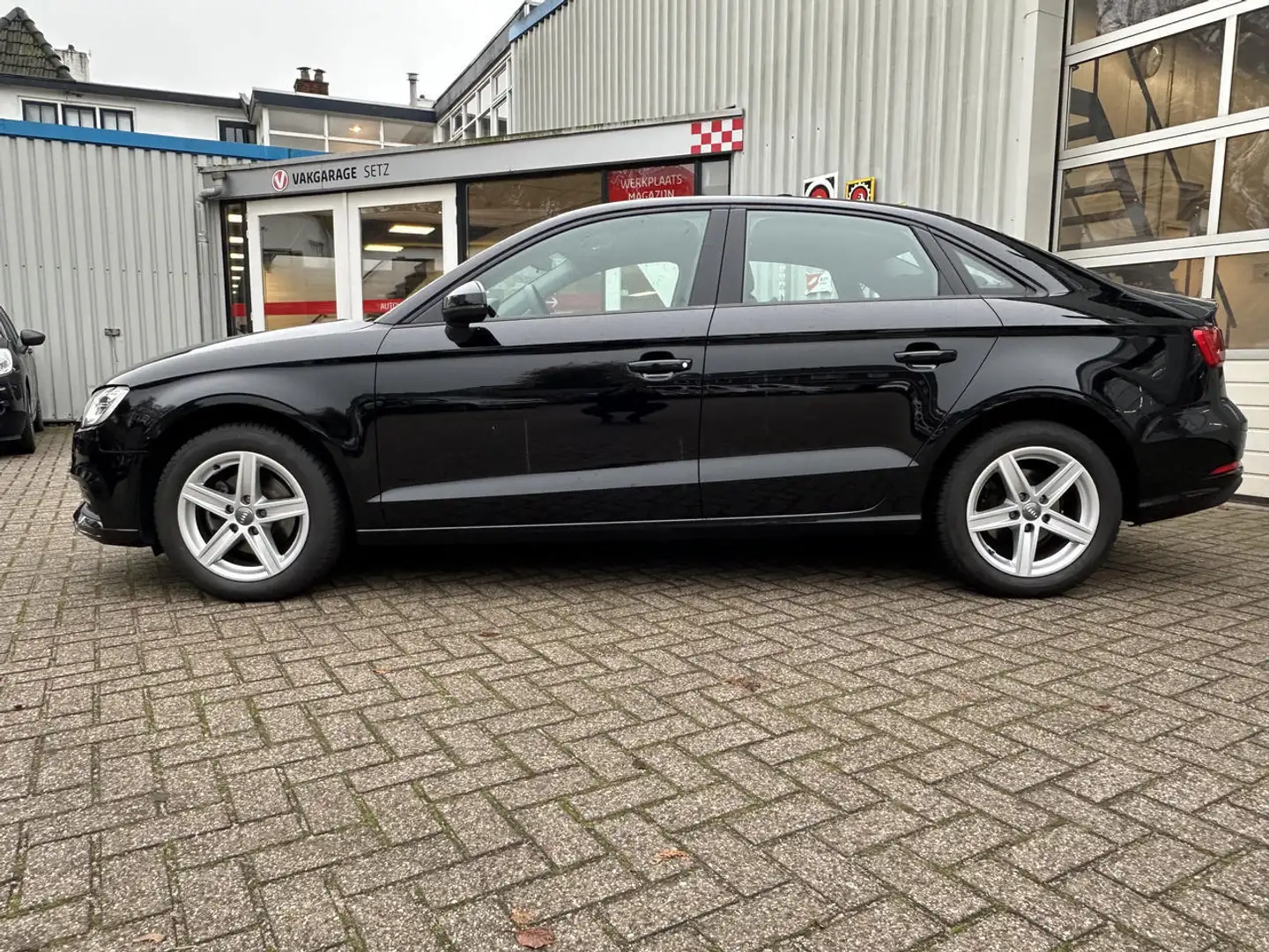 Audi A3 LIMOUSINE 30 TFSI*RIJKLAAR!12 MND BOVAG GAR.* Nero - 2