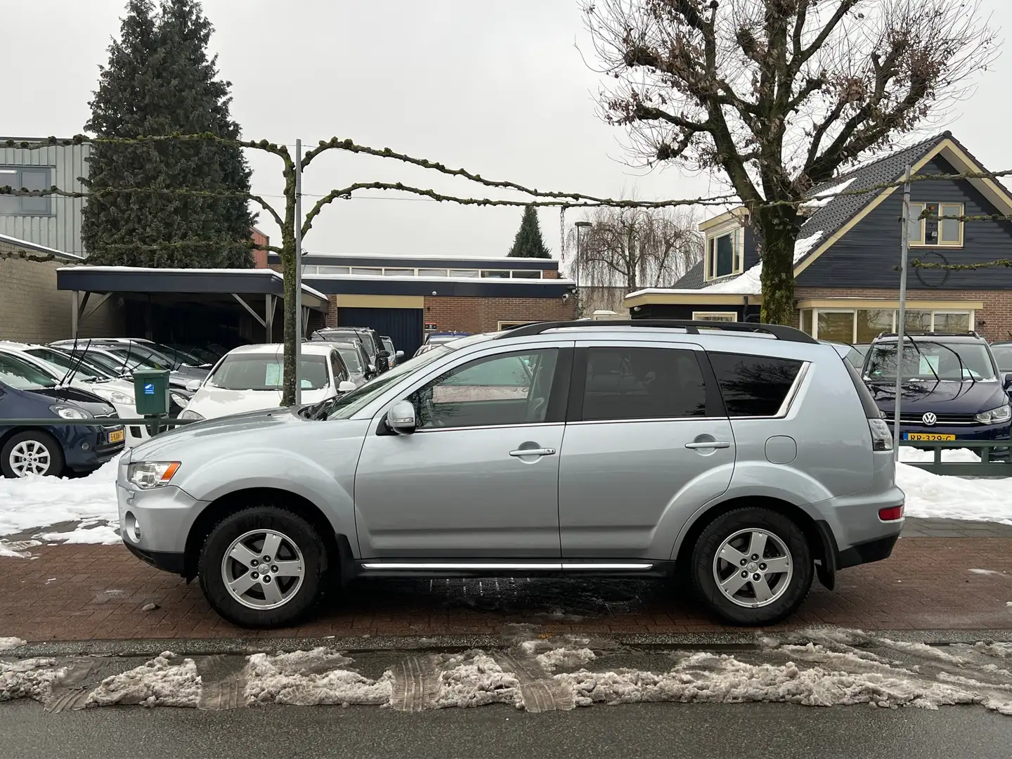 Mitsubishi Outlander 2.4 Instyle 4wd * AUTOMAAT|7Pers Grau - 2