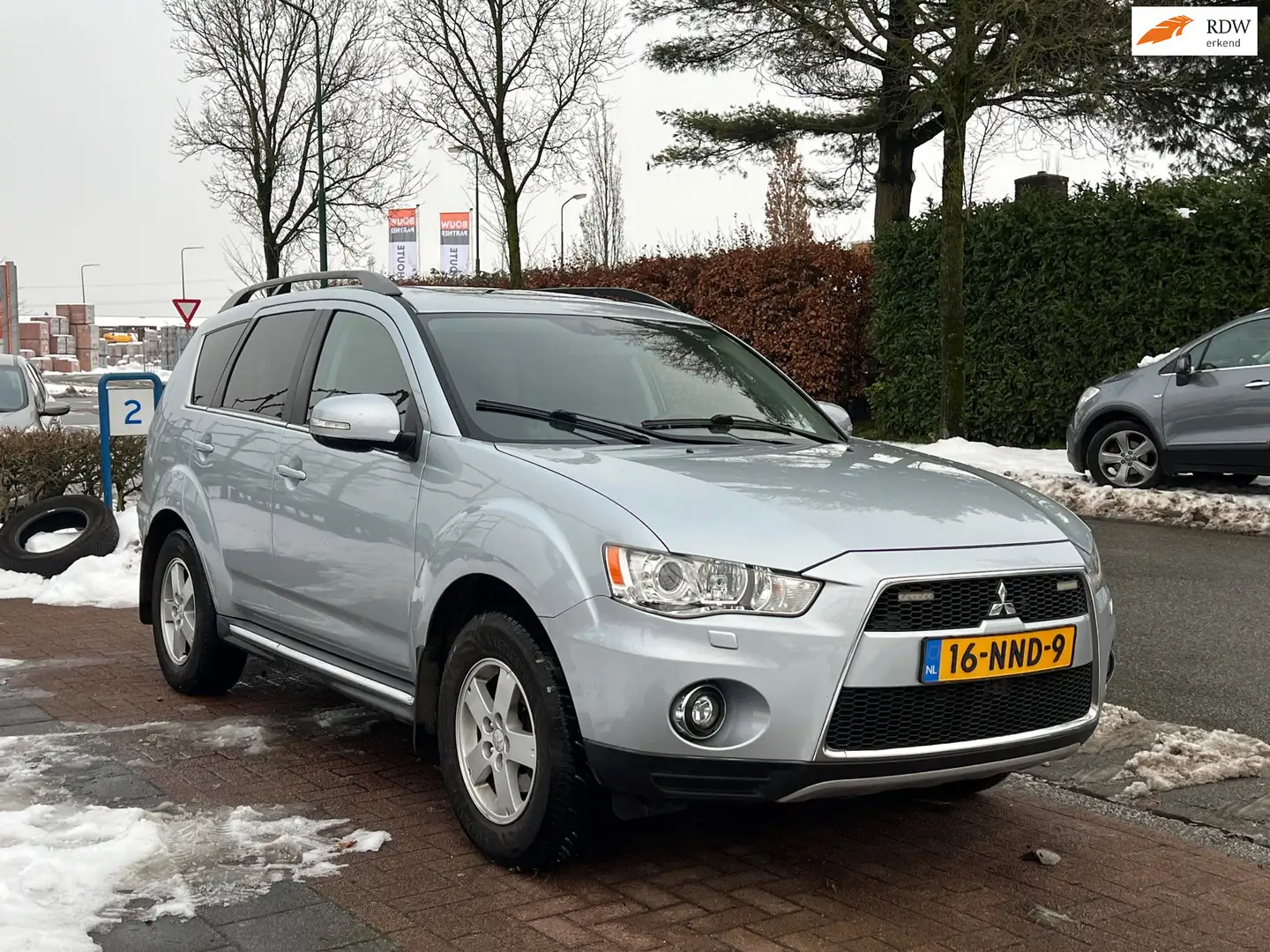 Mitsubishi Outlander 2.4 Instyle 4wd * AUTOMAAT|7Pers Grau - 1