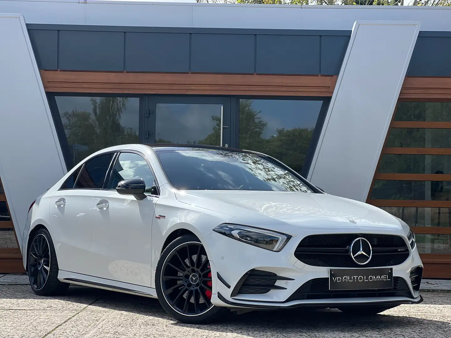 Mercedes-Benz A 35 AMG 4Matic - PANODAK/BURMESTER/LED/MASSAGE/GARANTIE Wit - 1