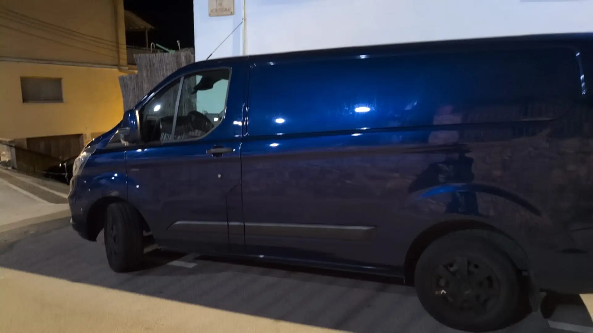 Ford Transit Custom Perfecta, Pantalla 10 Pulgadas, 6 Velocidades. - 1
