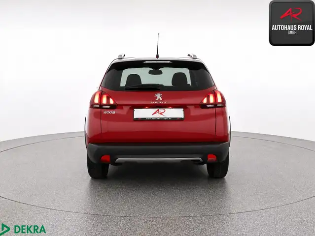 Peugeot 2008 view 4