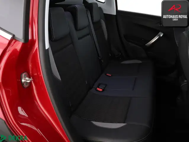 Peugeot 2008 view 12
