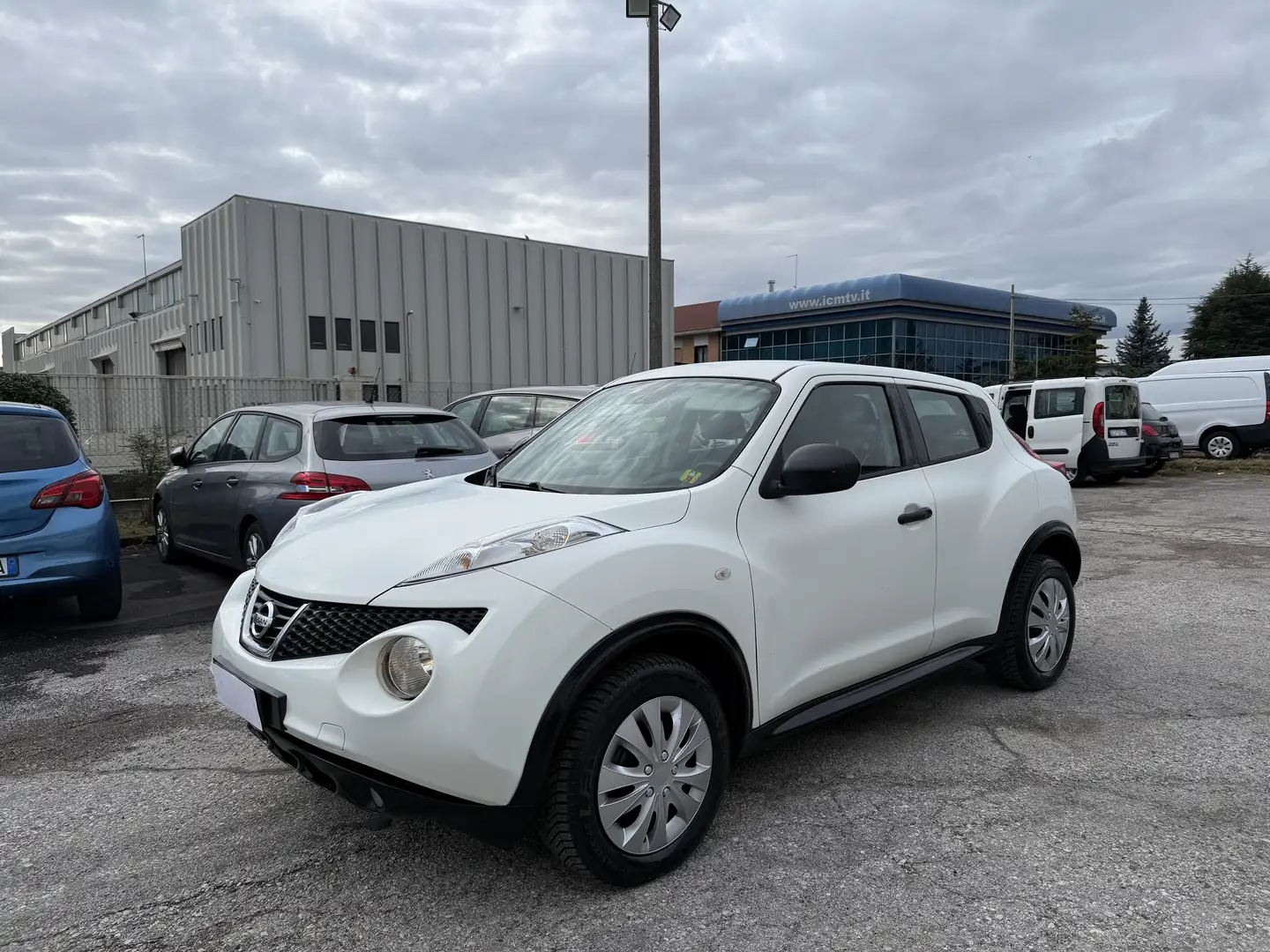 Nissan Juke 1.6 Benzina 86kw Bianco - 1