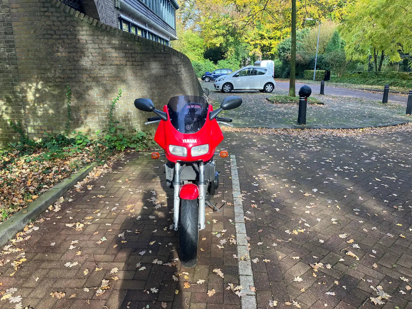 Yamaha FZS 600 Rood - 2