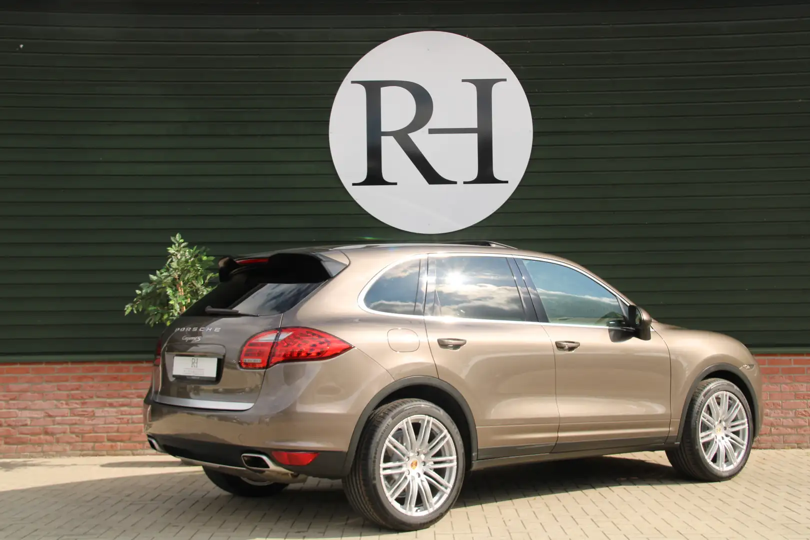 Porsche Cayenne 4.8 - V8 S Automaat - Youngtimer! Verkocht Bruin - 2