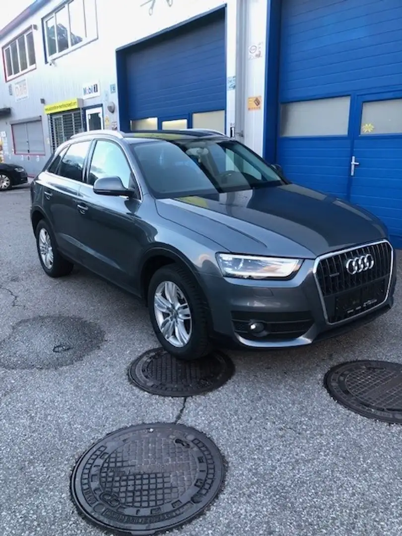 Audi Q3 2,0 TDI quattro S-tronic Grau - 2