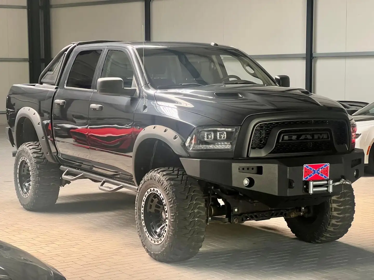 Dodge RAM 5,7 4X4 MONSTER  OFFROAD 11"  Crewcab LPG Grijs - 2