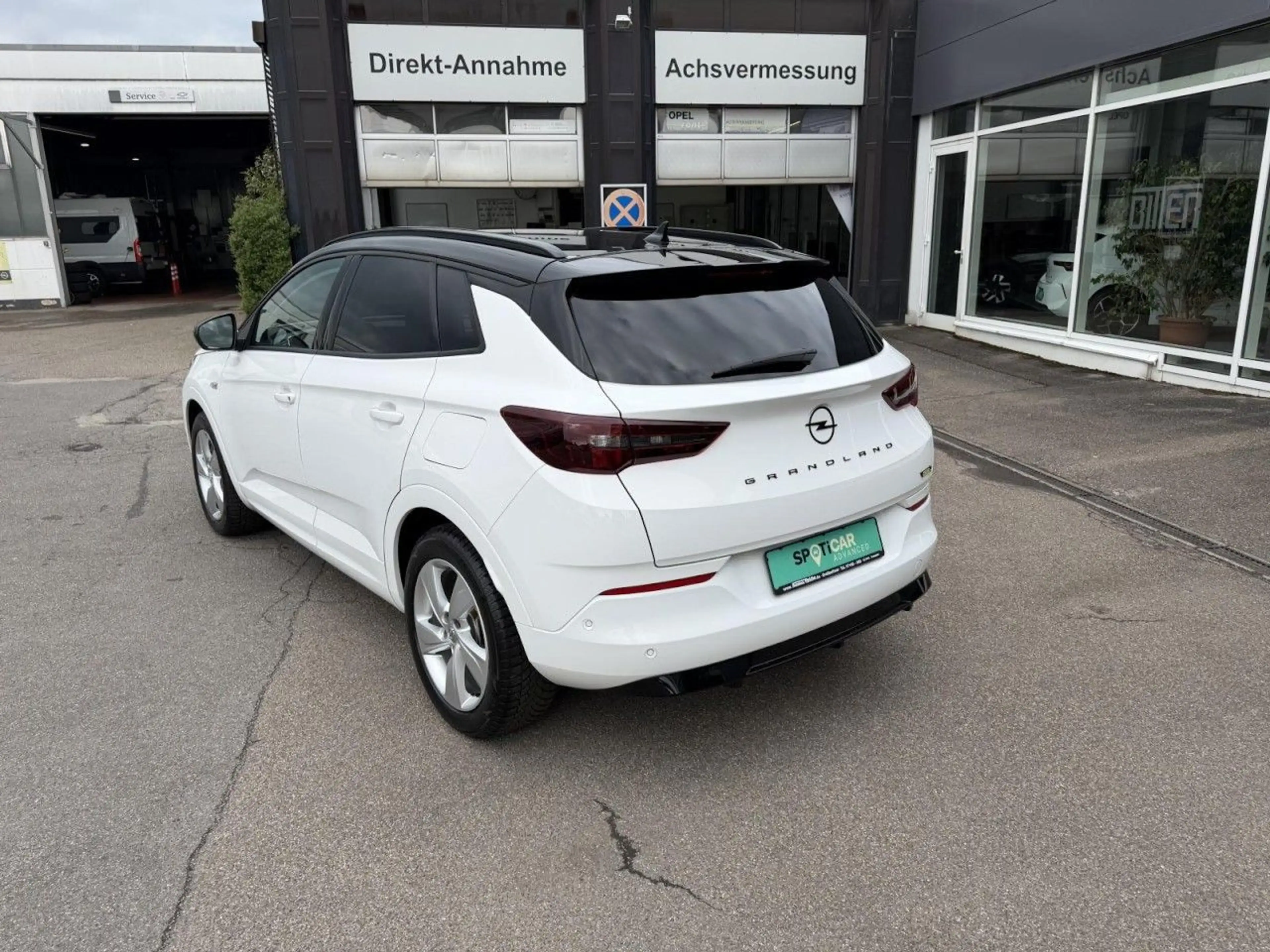 Opel Grandland GSe PHEV 1,6 AT+NAVI+SHZ+RFK+ACC+APA — photo 3