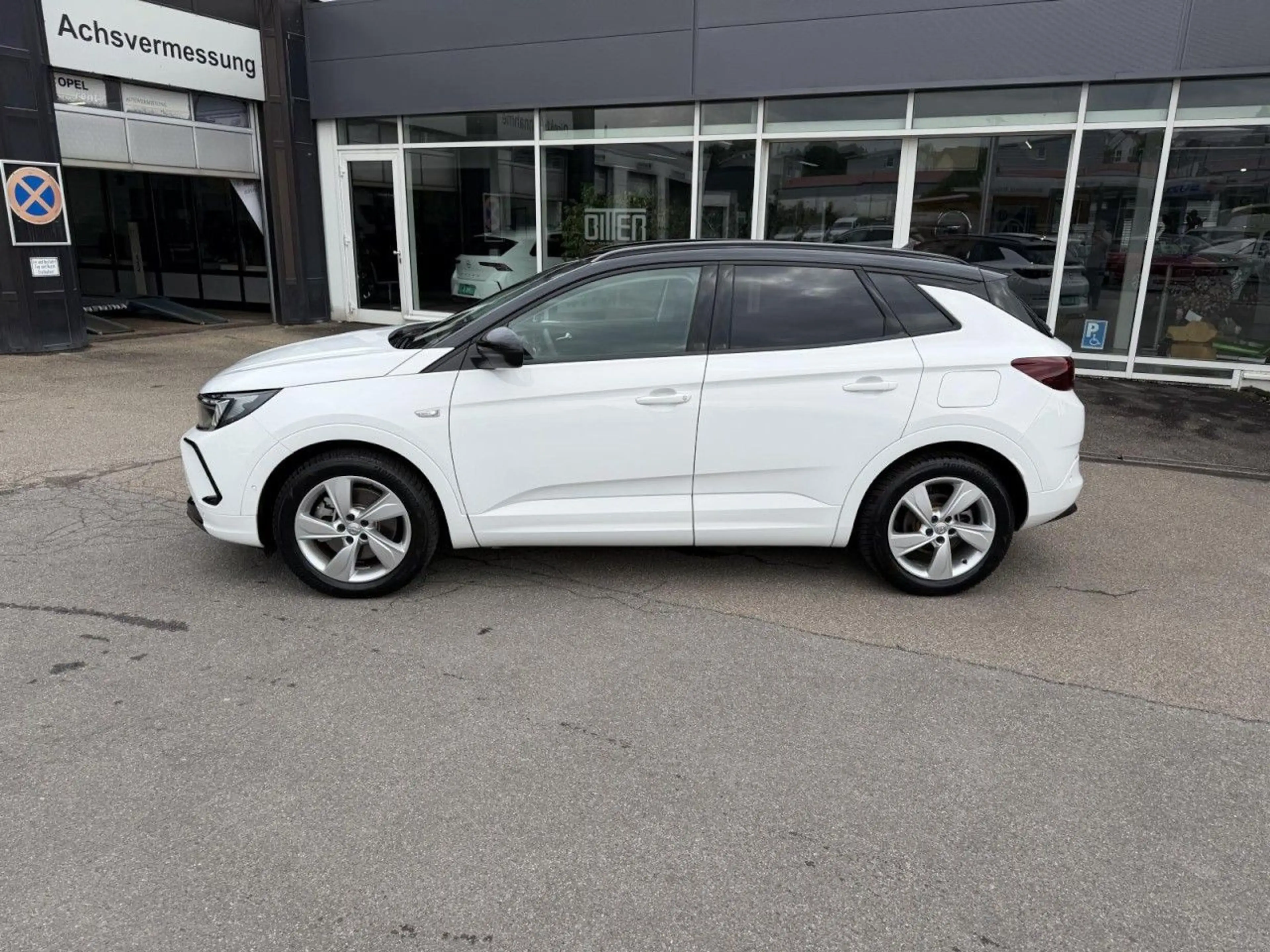 Opel Grandland GSe PHEV 1,6 AT+NAVI+SHZ+RFK+ACC+APA — photo 2