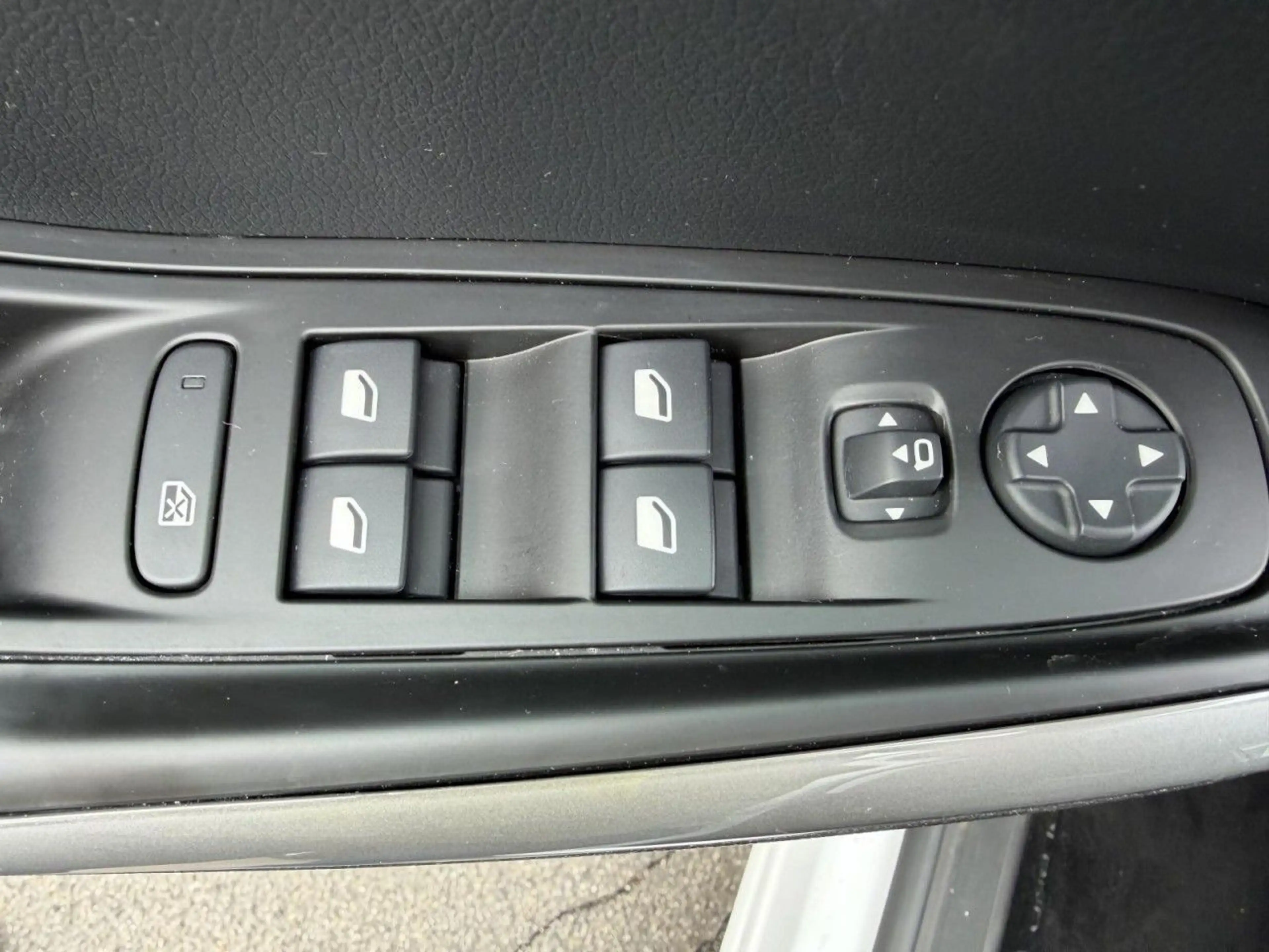 Opel Grandland GSe PHEV 1,6 AT+NAVI+SHZ+RFK+ACC+APA — photo 12
