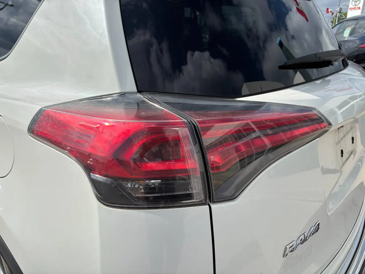 Toyota RAV 4 снимка Toyota RAV 4