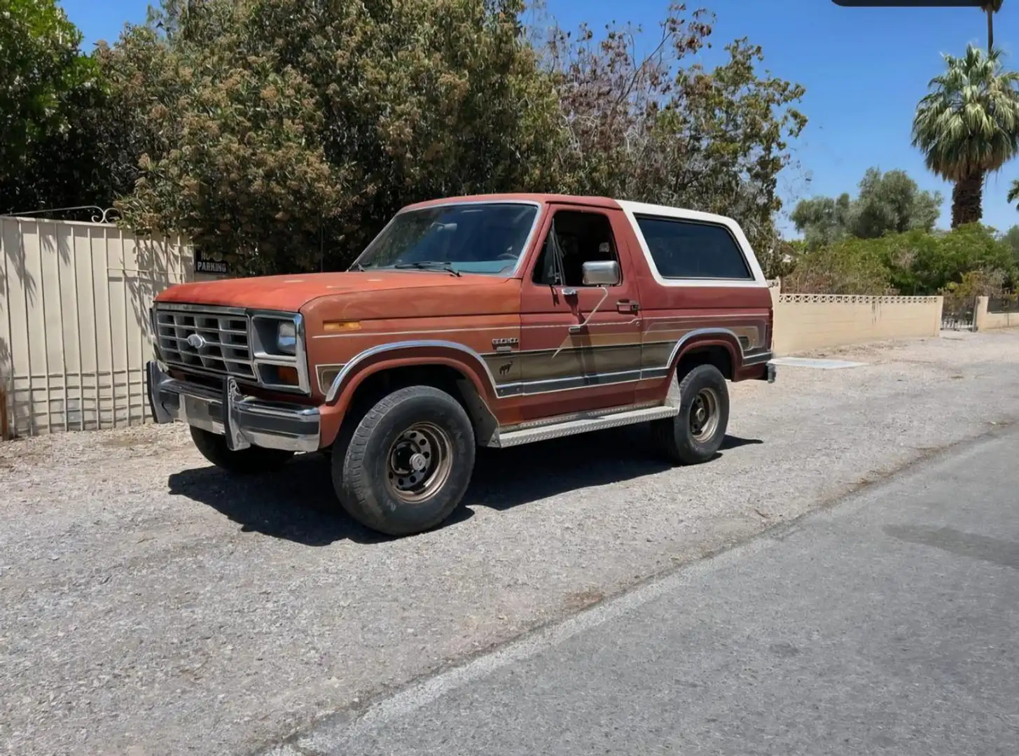 Ford Bronco XLT Rood - 2