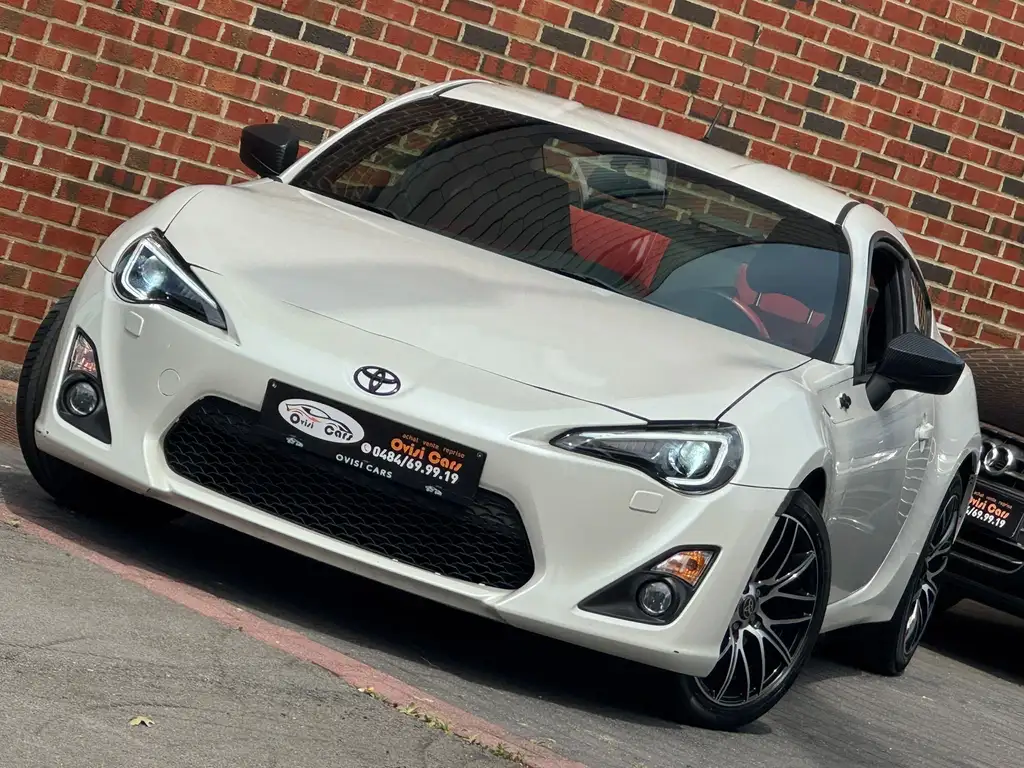 Toyota GT86 2012 из Европы — купить под ключ