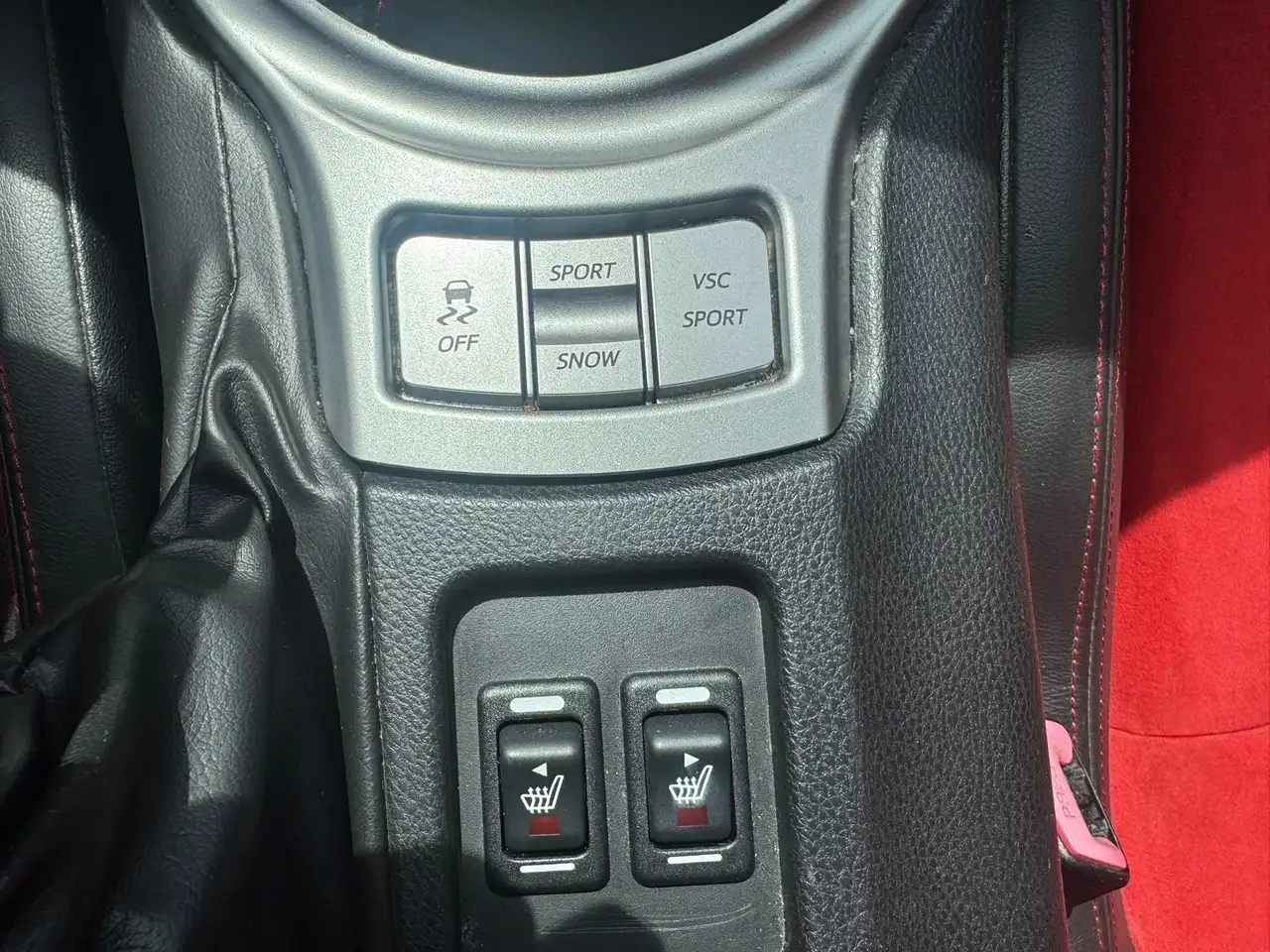 TOYOTA GT86 / AUTOMATIQUE / CARNET D’ENTRETIEN / 200 ch BVA - CAMÉRA D'AIDE AU STATIONNEMENT - VOLANT EN CUIR - PACK SPORT