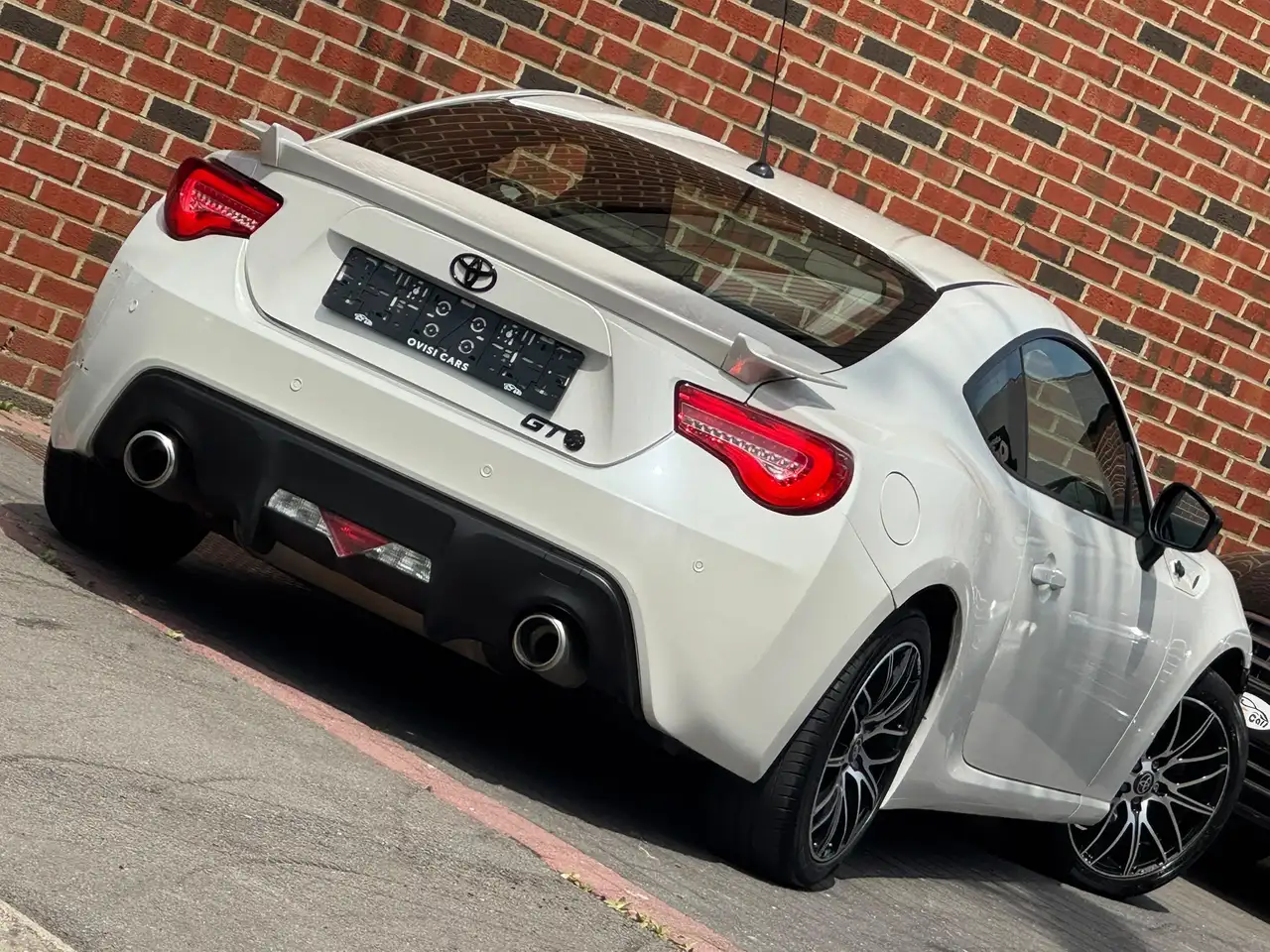 TOYOTA GT86 / AUTOMATIQUE / CARNET D’ENTRETIEN / 200 ch BVA - CAMÉRA D'AIDE AU STATIONNEMENT - VOLANT EN CUIR - PACK SPORT