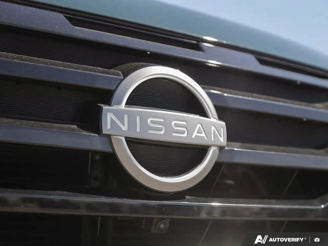 Nissan Pathfinder снимка Nissan Pathfinder