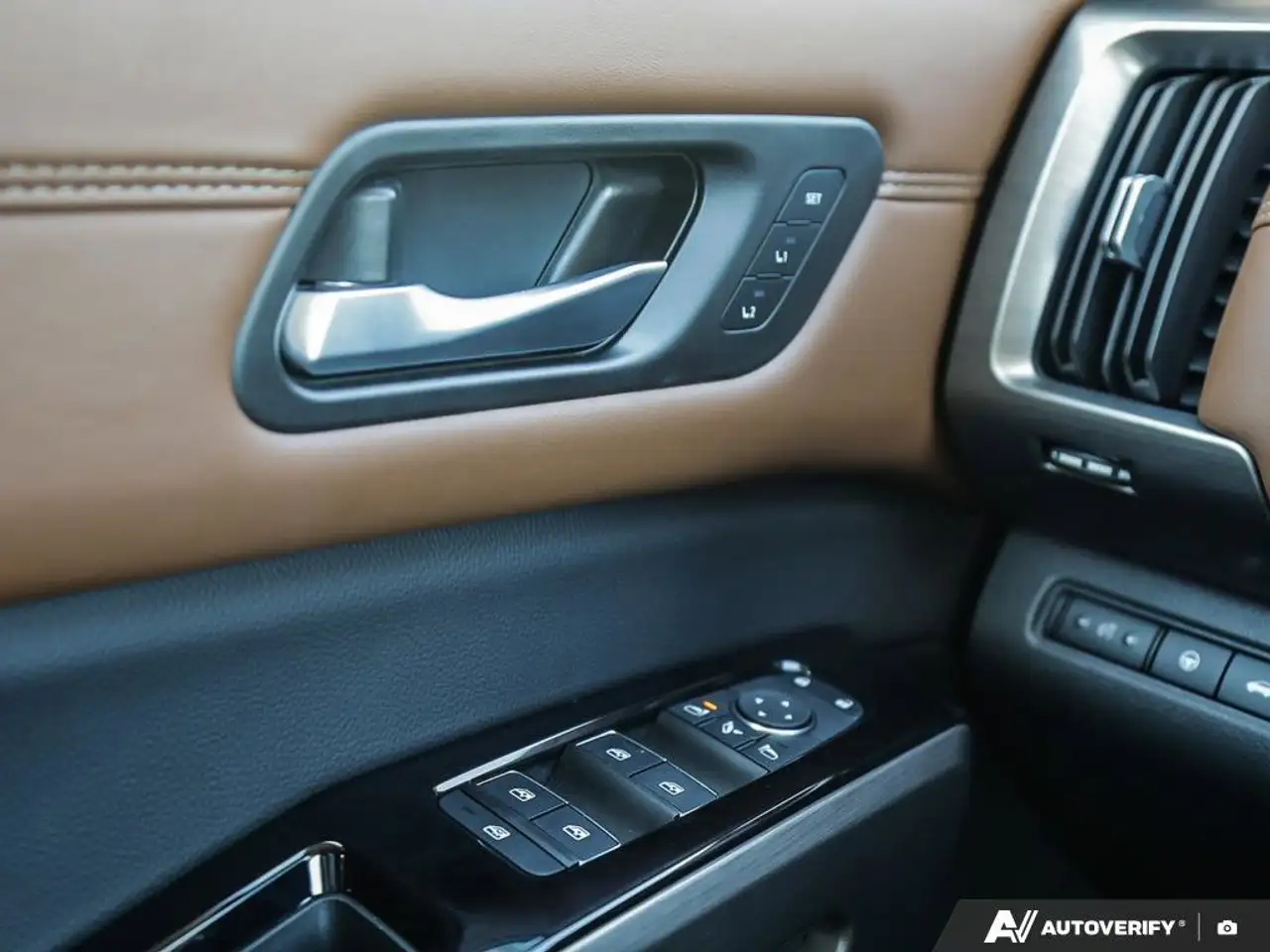 Nissan Pathfinder снимка Nissan Pathfinder