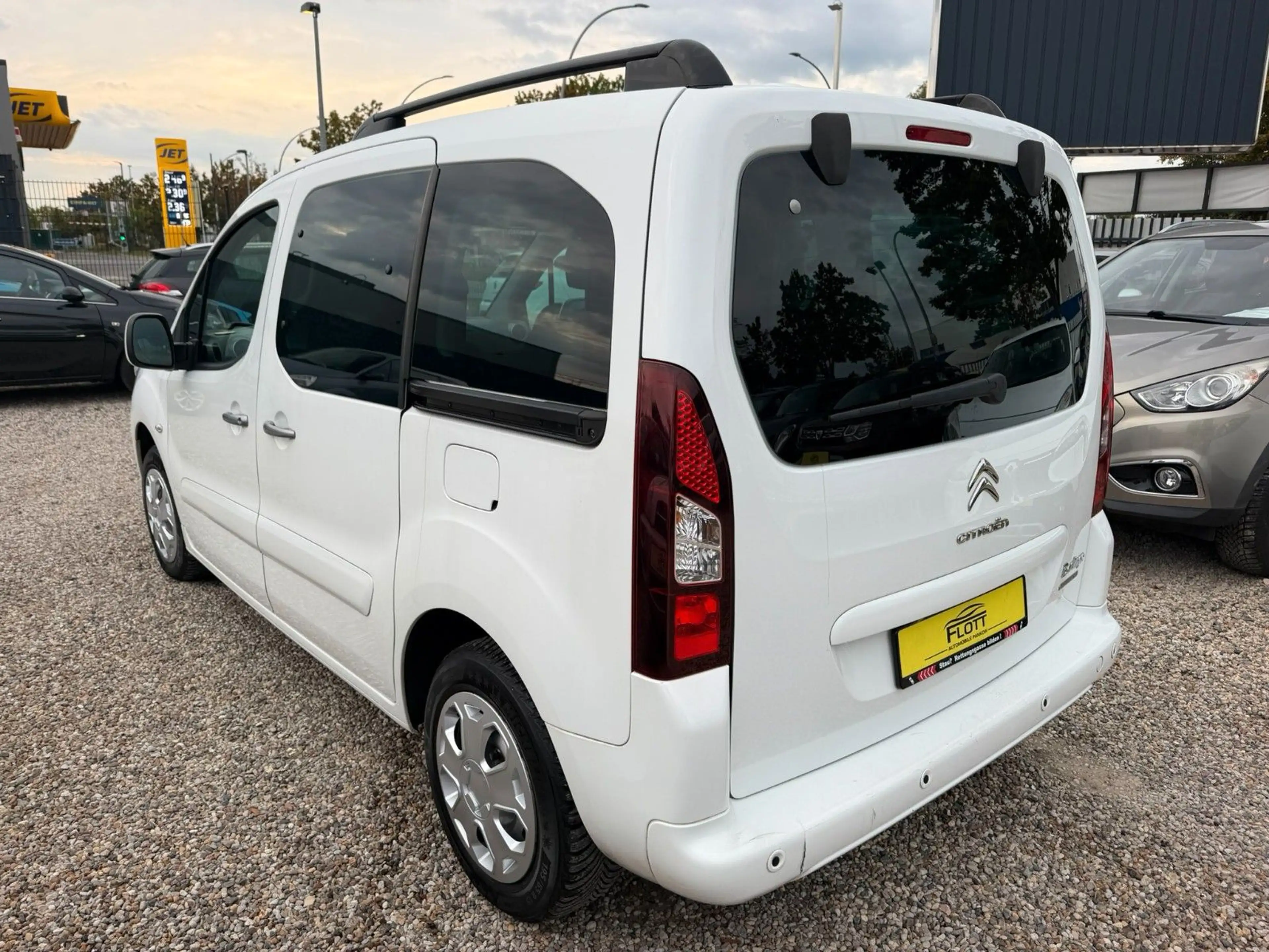 Citroen Berlingo Kombi *MFL*Klima*2.HD*90TKM TÜV Neu — photo 5