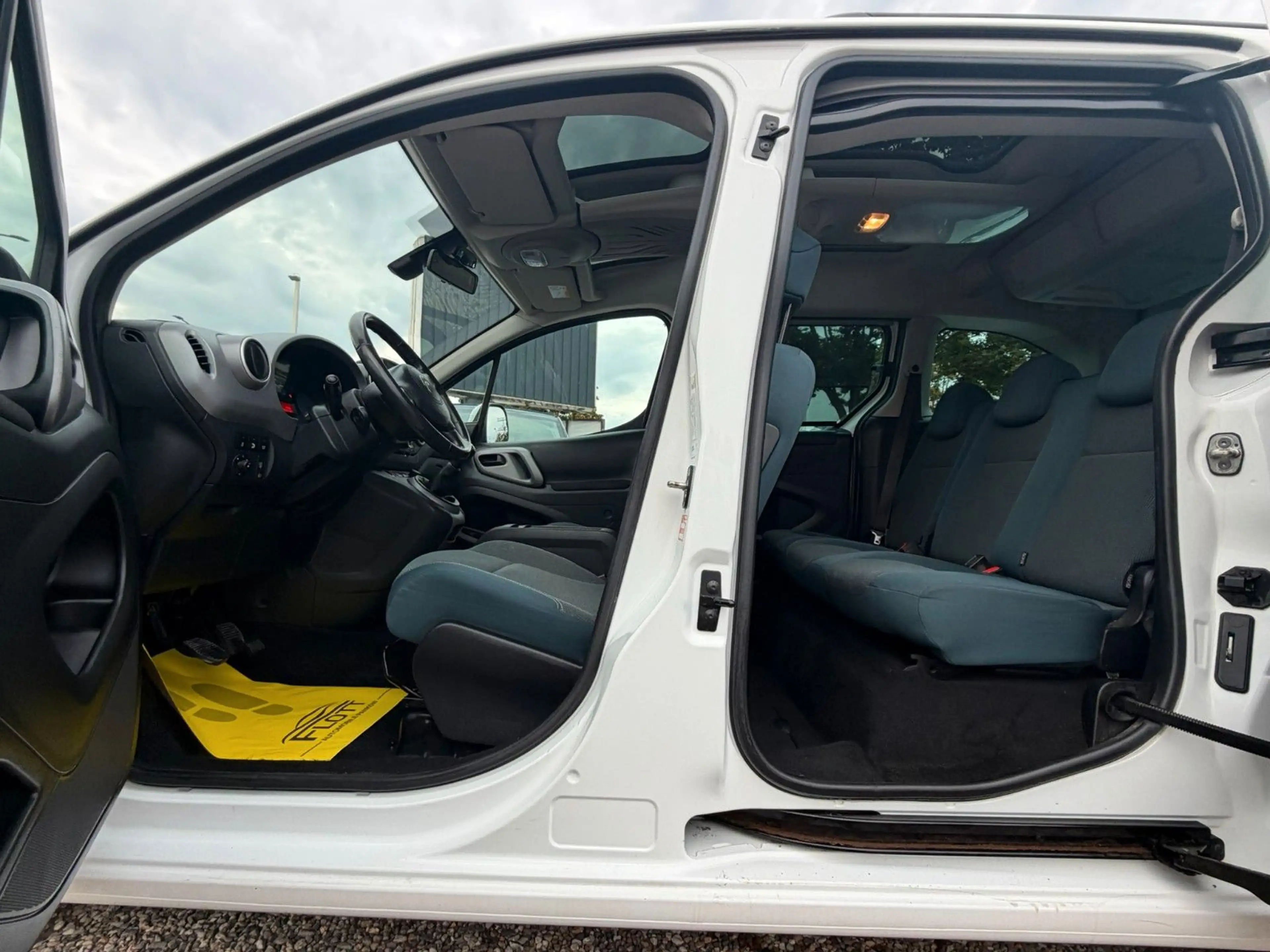 Citroen Berlingo Kombi *MFL*Klima*2.HD*90TKM TÜV Neu — photo 9