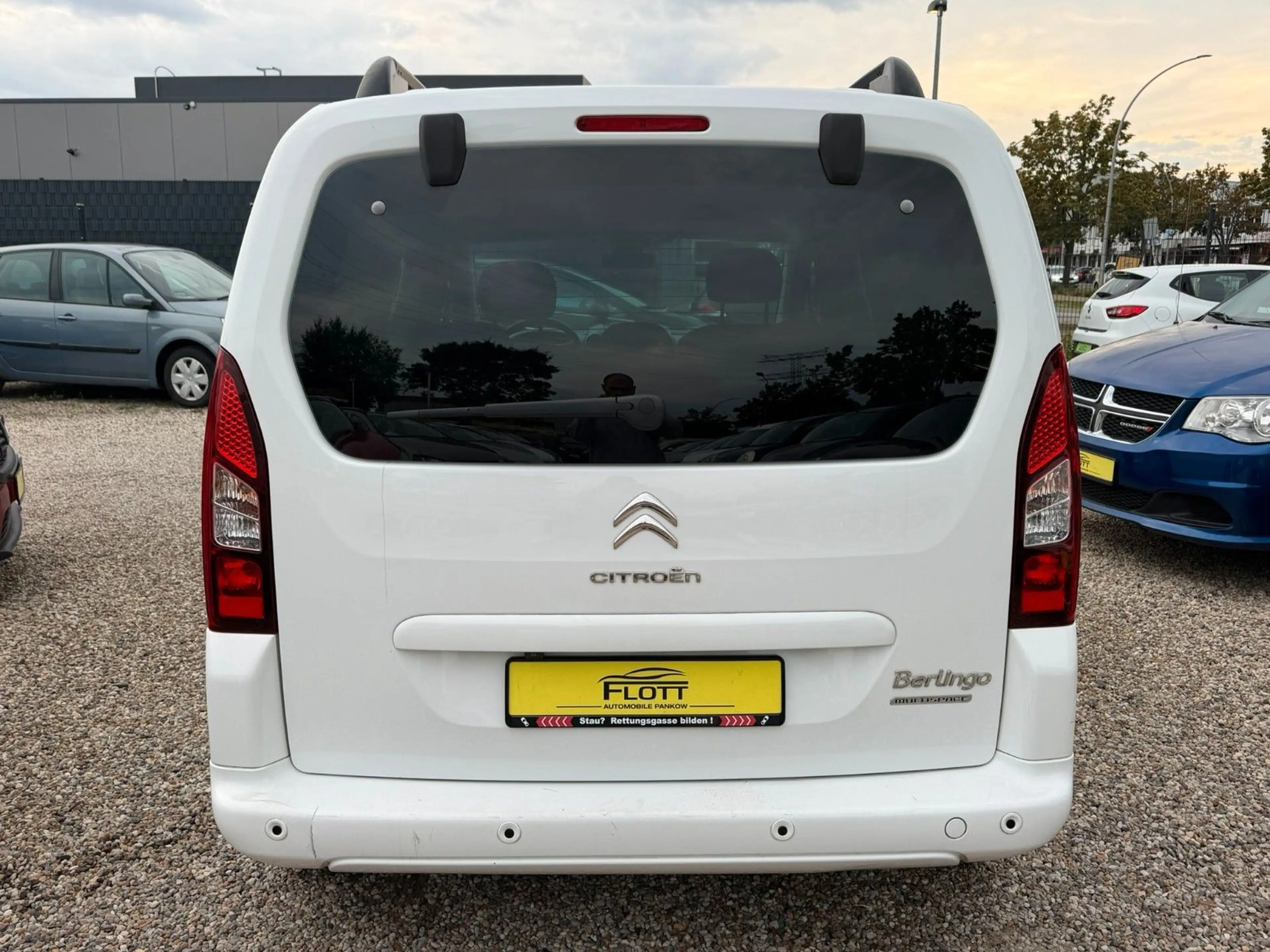 Citroen Berlingo Kombi *MFL*Klima*2.HD*90TKM TÜV Neu — photo 6