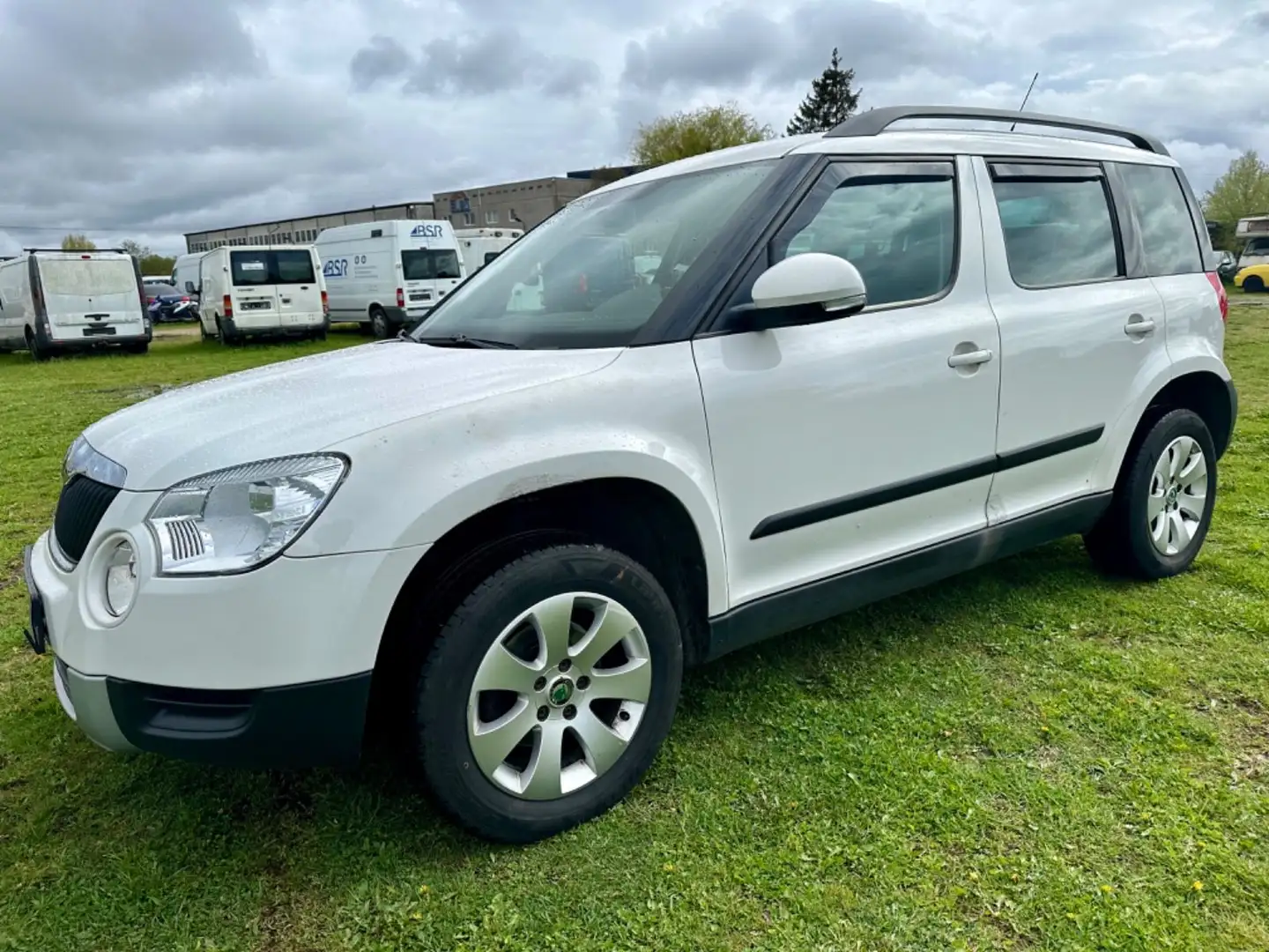 Skoda Yeti Active Plus Edition Weiß - 1