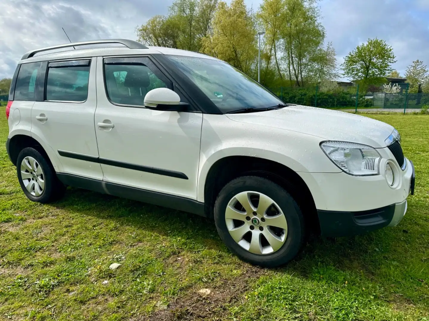 Skoda Yeti Active Plus Edition Weiß - 2
